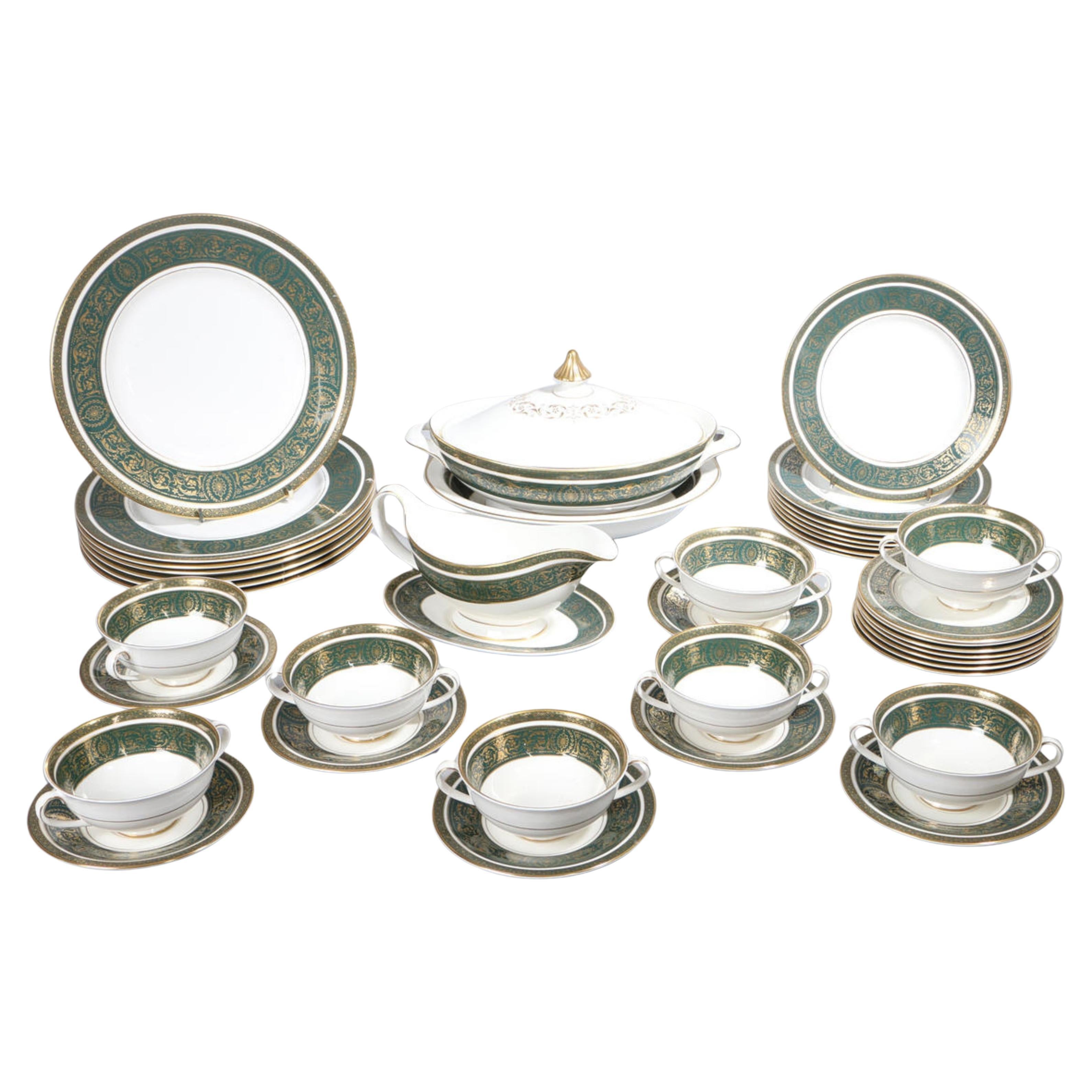 Chine Ensemble d
assiettes anciennes en porcelaine Royal Doulton Vanborough 1970 en vente