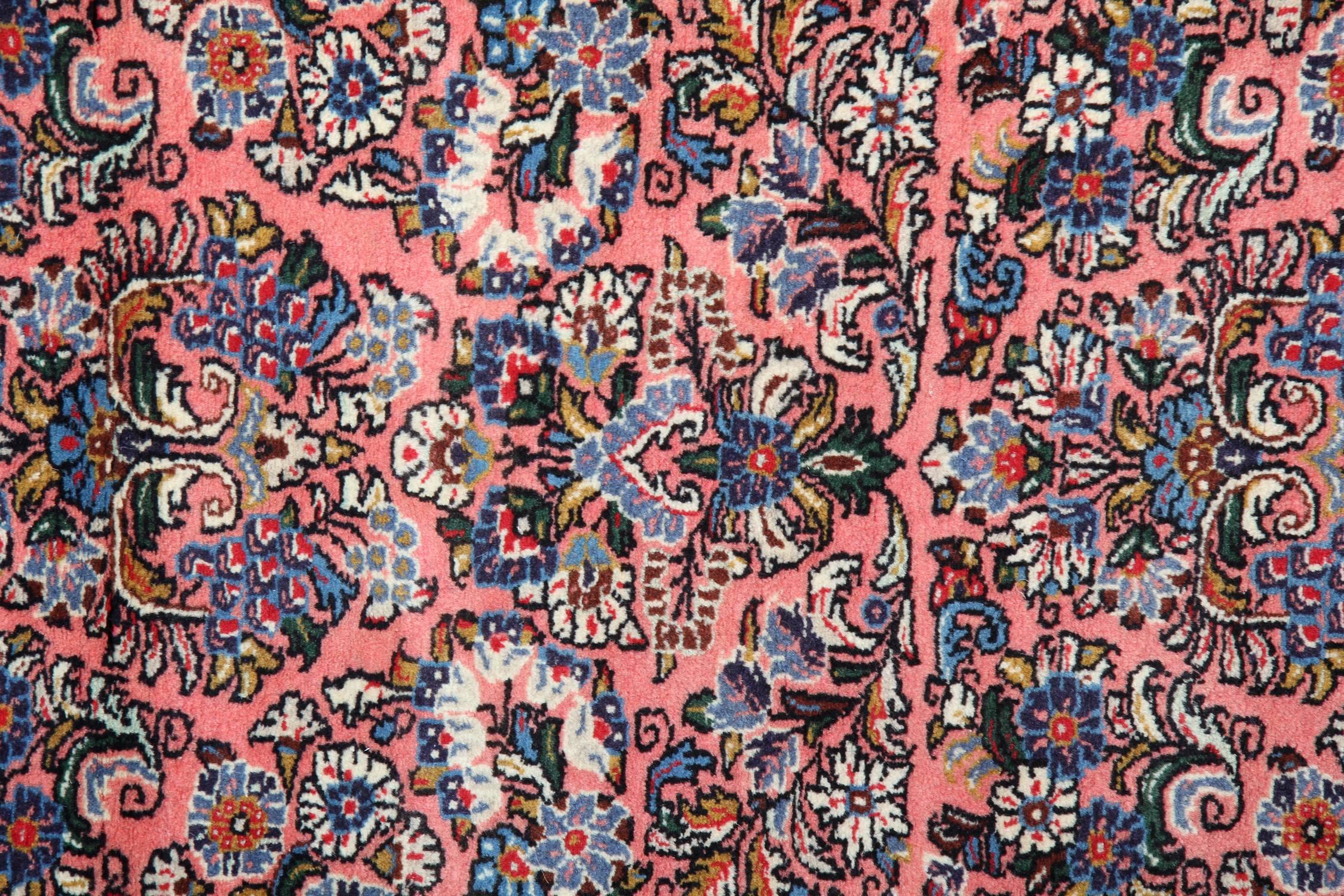 Antiker antiker Teppich, handgewebter traditioneller Läufer aus rosa Wolle (Aserbaidschanisch) im Angebot
