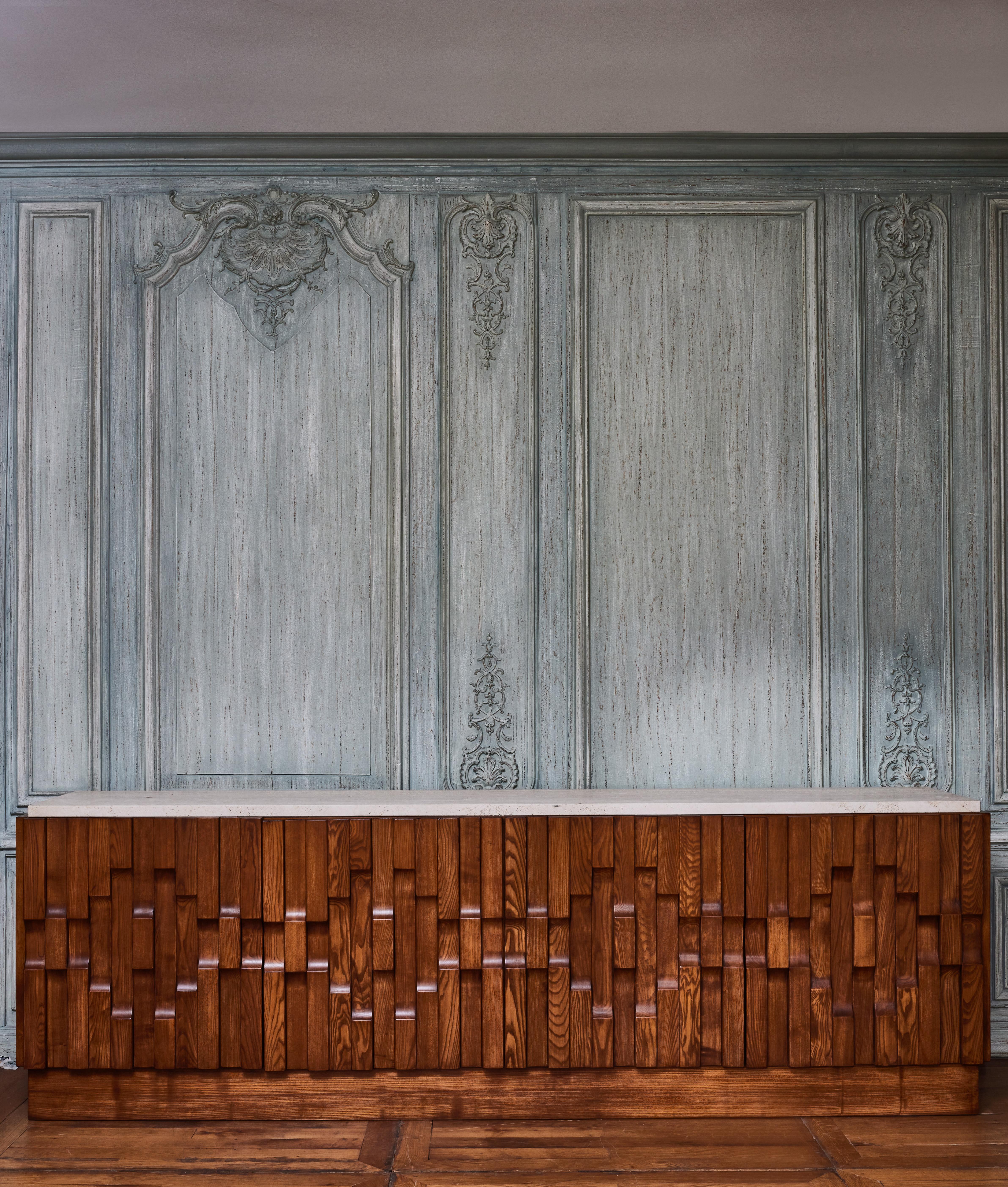Sideboard aus kubischem Holz von Studio Glustin (Moderne der Mitte des Jahrhunderts) im Angebot