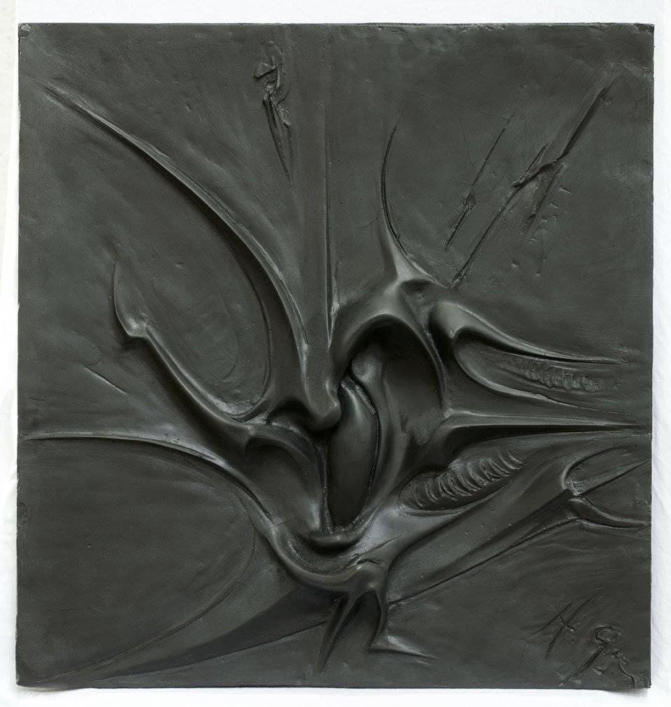 Hardcover volume with fold-outs, 36.7 x 50.0 cm (14.4 x 19.7 in.), 400 pages, with polyester cast relief Untitled (1964), 50 x 50 cm (19.7 x 19.7 in.), in a box, and photogravure Gebärmaschine (Second state (1965) on archival quality paper, 43.5 x