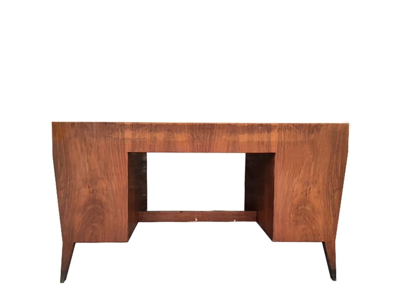 Beautiful work desk, Design Gio Ponti, 1940, solid wood structure, originated from the National Bank of Labor of Genoa, 1948, restored in perfect condition, 