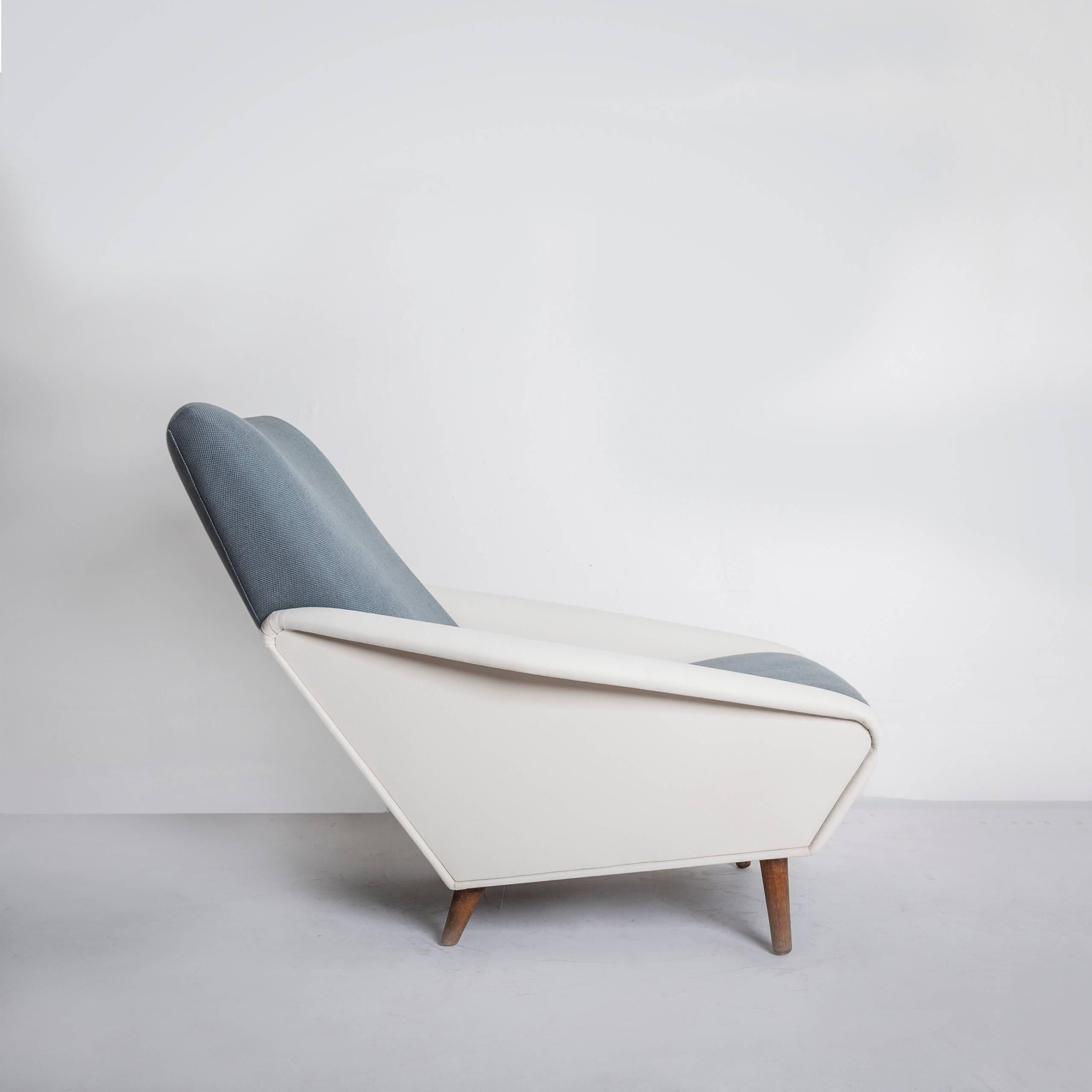 Mid-20th Century Model No. 807 Distex Lounge Chair by Gio Ponti