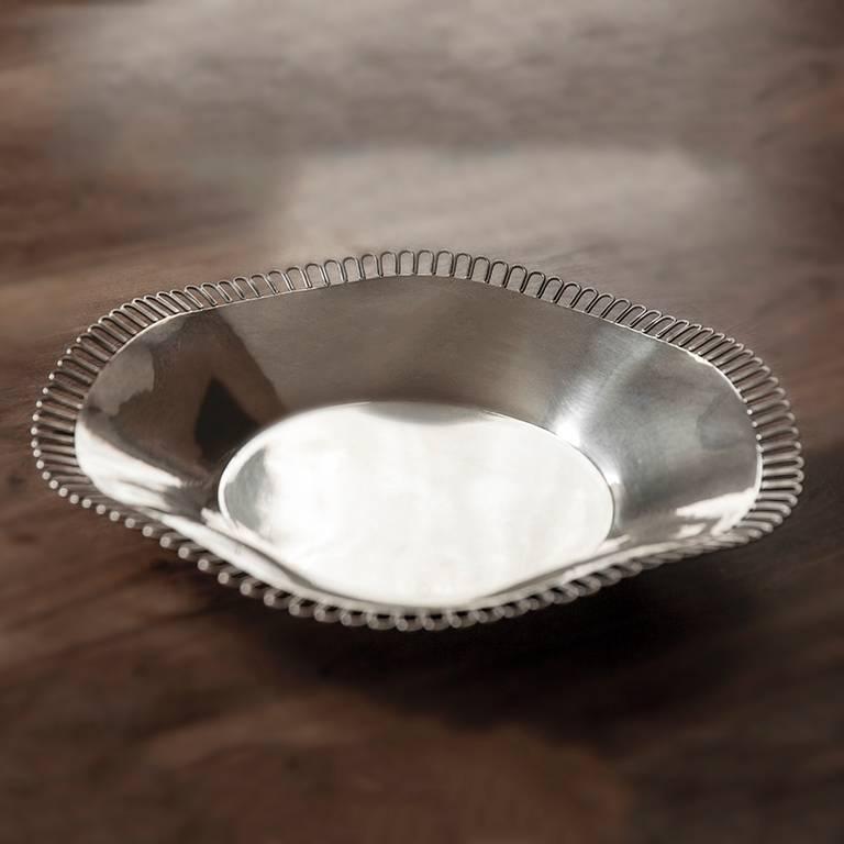 Silver Centerpiece Dish by Arrigo Finzi In Good Condition In Sag Harbor, NY