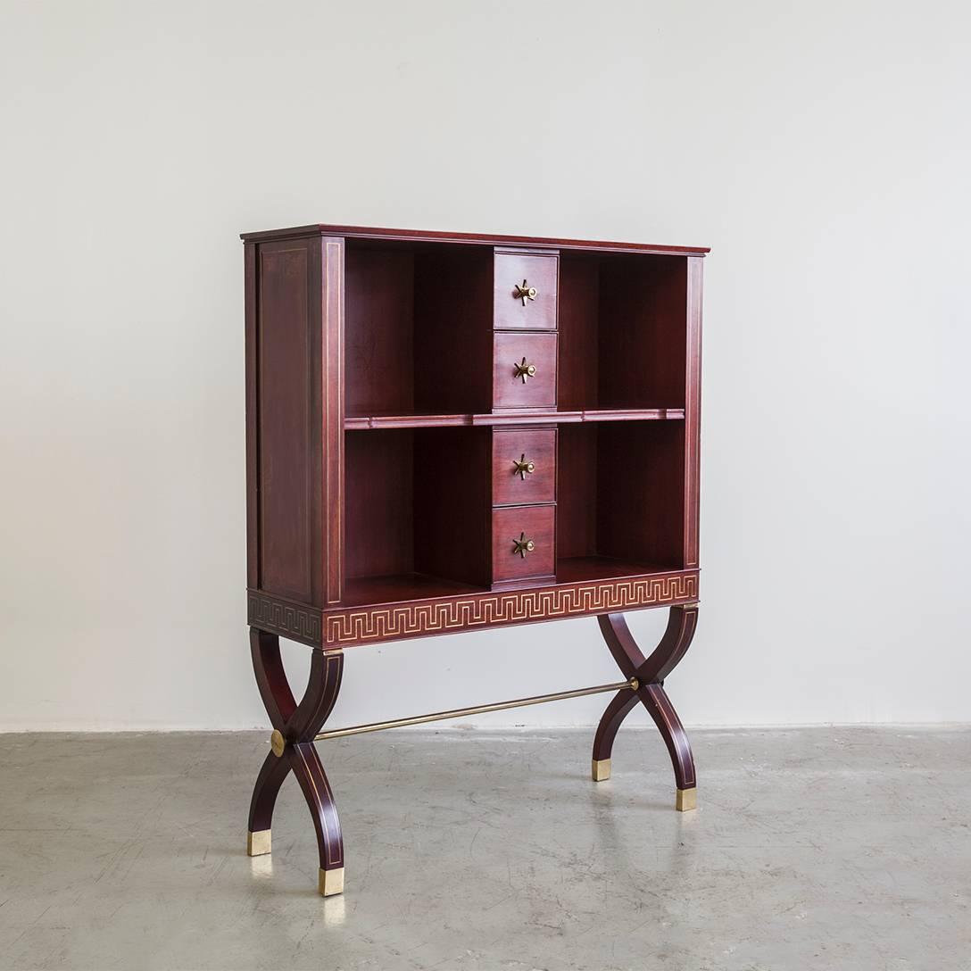 Rare and exceptional pair of four-drawer open cabinets on crossed-sabre legs by Osvaldo Borsani, in mahogany with brass detail and inlay, produced by Arredamenti Borsani Varedo, Italy, circa 1946