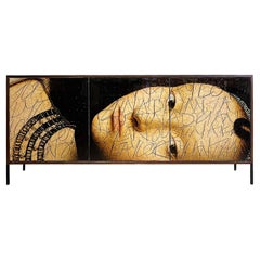 Meuble de rangement Side Eye de Morgan Clayhall, œuvres d'art mixtes sur portes