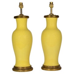 Paire de lampes de table en porcelaine française à glaçure craquelée jaune, vers 1900