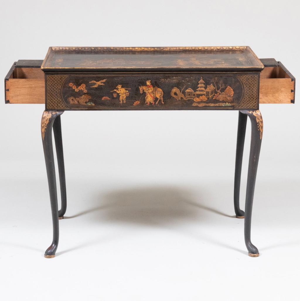 Rara mesa de tabaco japonizada de la época de Jorge I del siglo XVIII en Bueno estado para la venta en Santa Barbara, CA