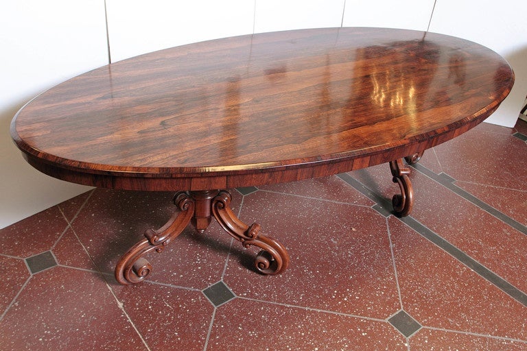 19th Century Portuguese Oval Rosewood Table 1