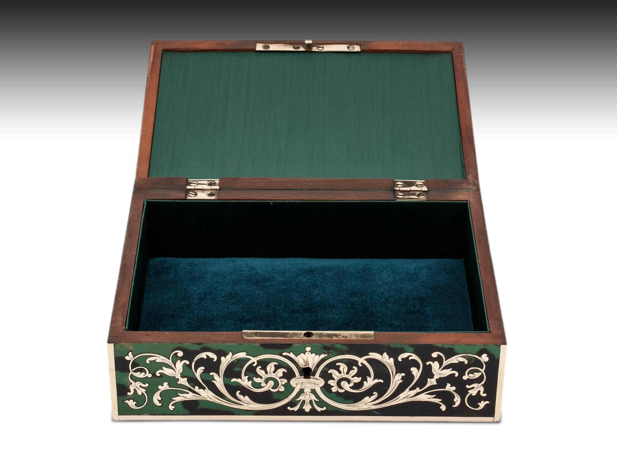 Green Tortoiseshell and Brass Boulle Jewelry Box, 19th Century In Excellent Condition In Northampton, United Kingdom