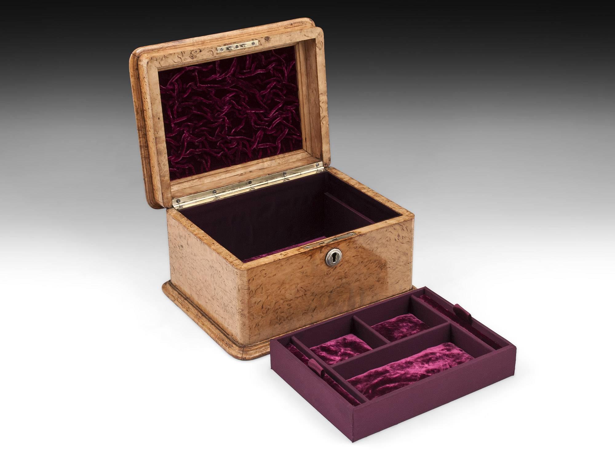 Antique Masur Birch Velvet Lined Jewelry Box, 20th Century In Excellent Condition In Northampton, United Kingdom