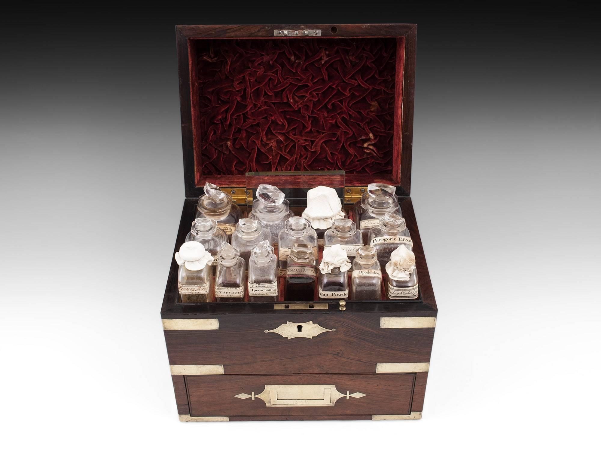 Antique Mahogany Apothecary Medicine Box with Brass Corner Brackets 19th Century In Good Condition In Northampton, United Kingdom