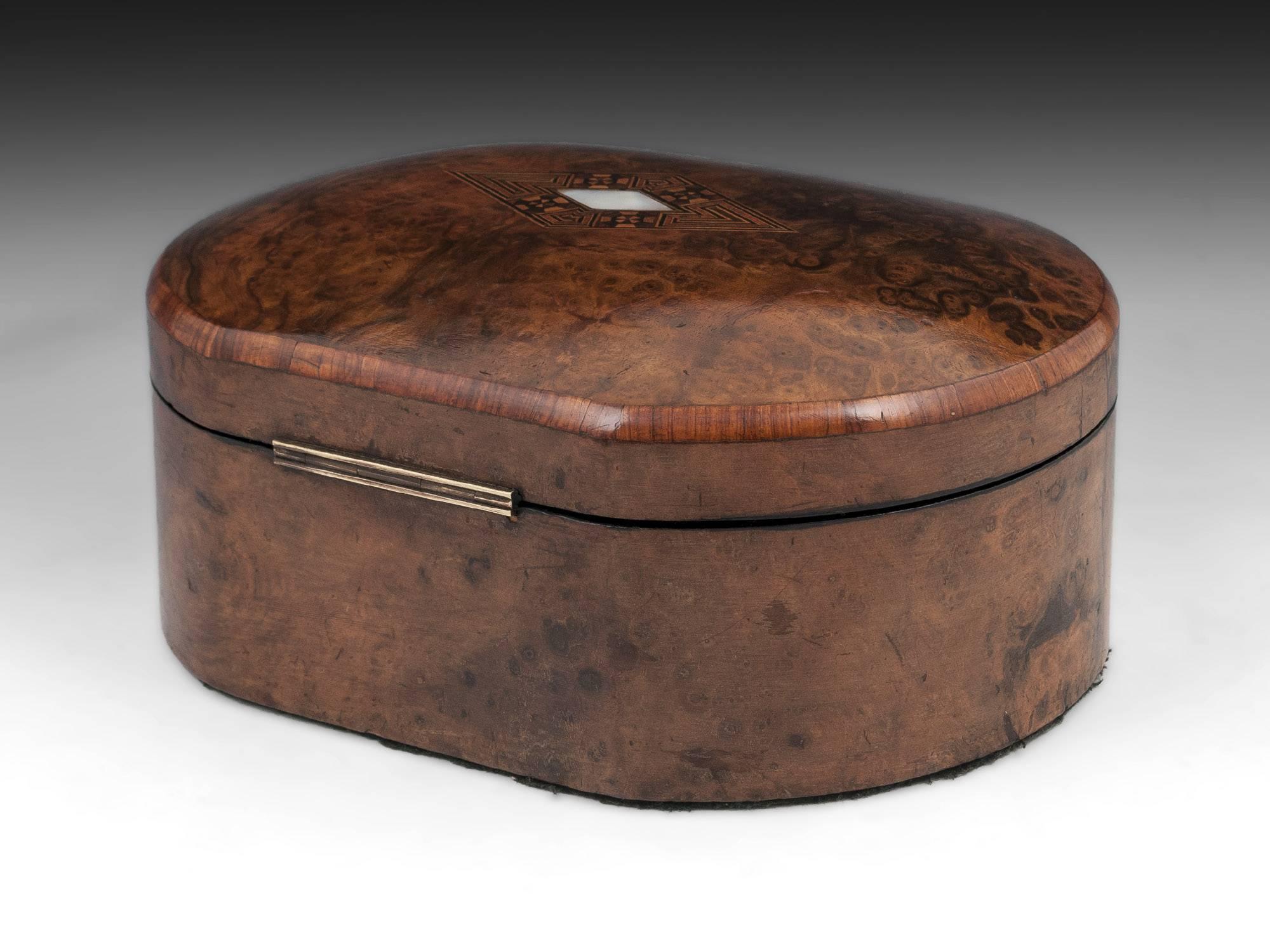 Antique Figured Walnut Oval Jewelry Box, 19th Century In Good Condition In Northampton, United Kingdom