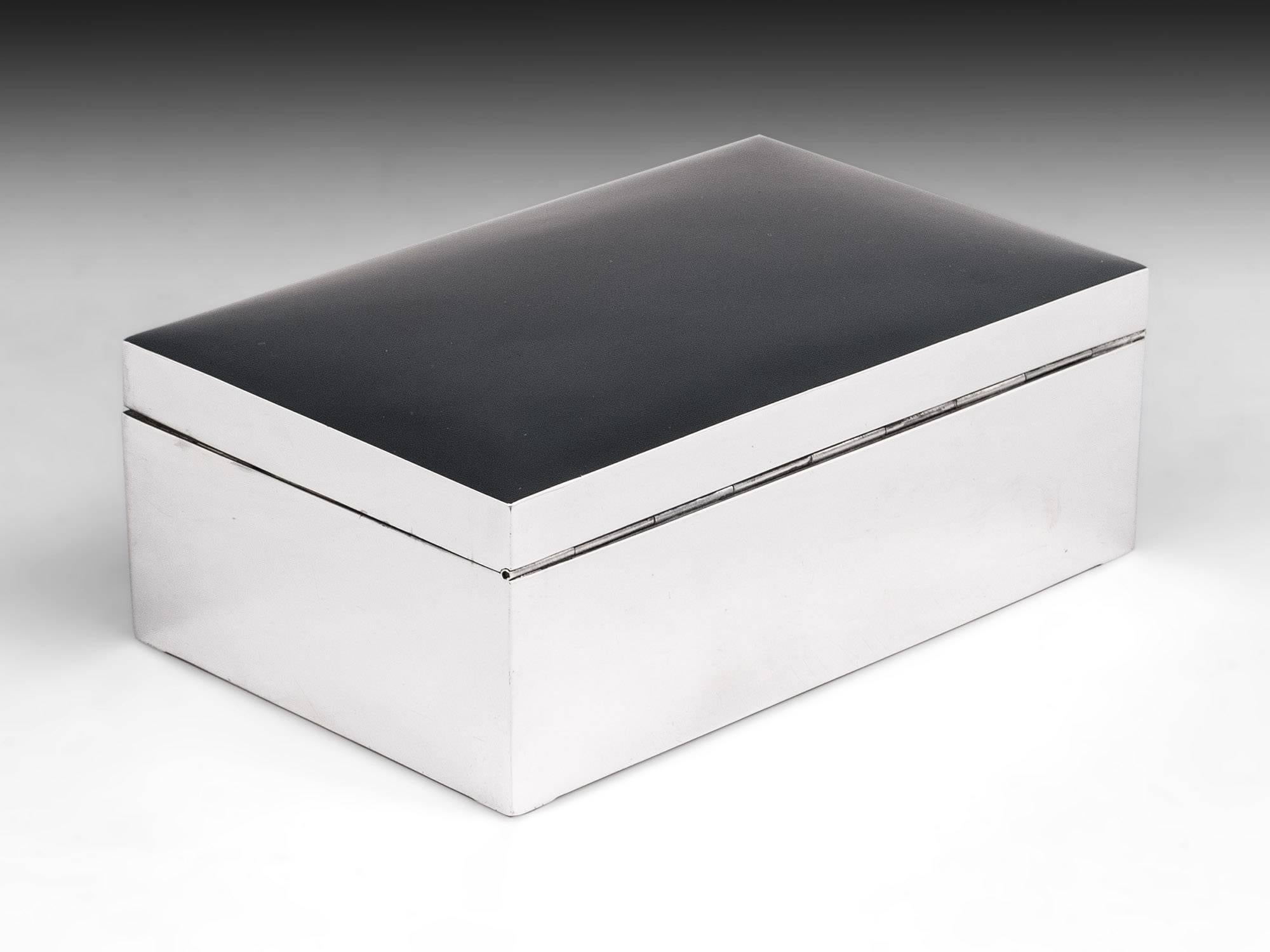 Sterling Silver and Cedar Wood Humidor Cigar Box In Good Condition In Northampton, United Kingdom