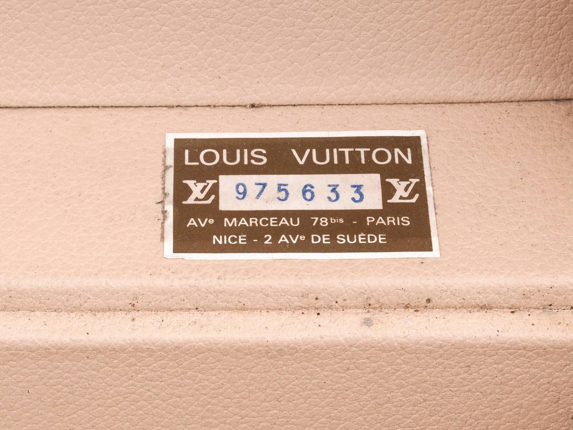Louis Vuitton Luxury Vintage Suitcase 1