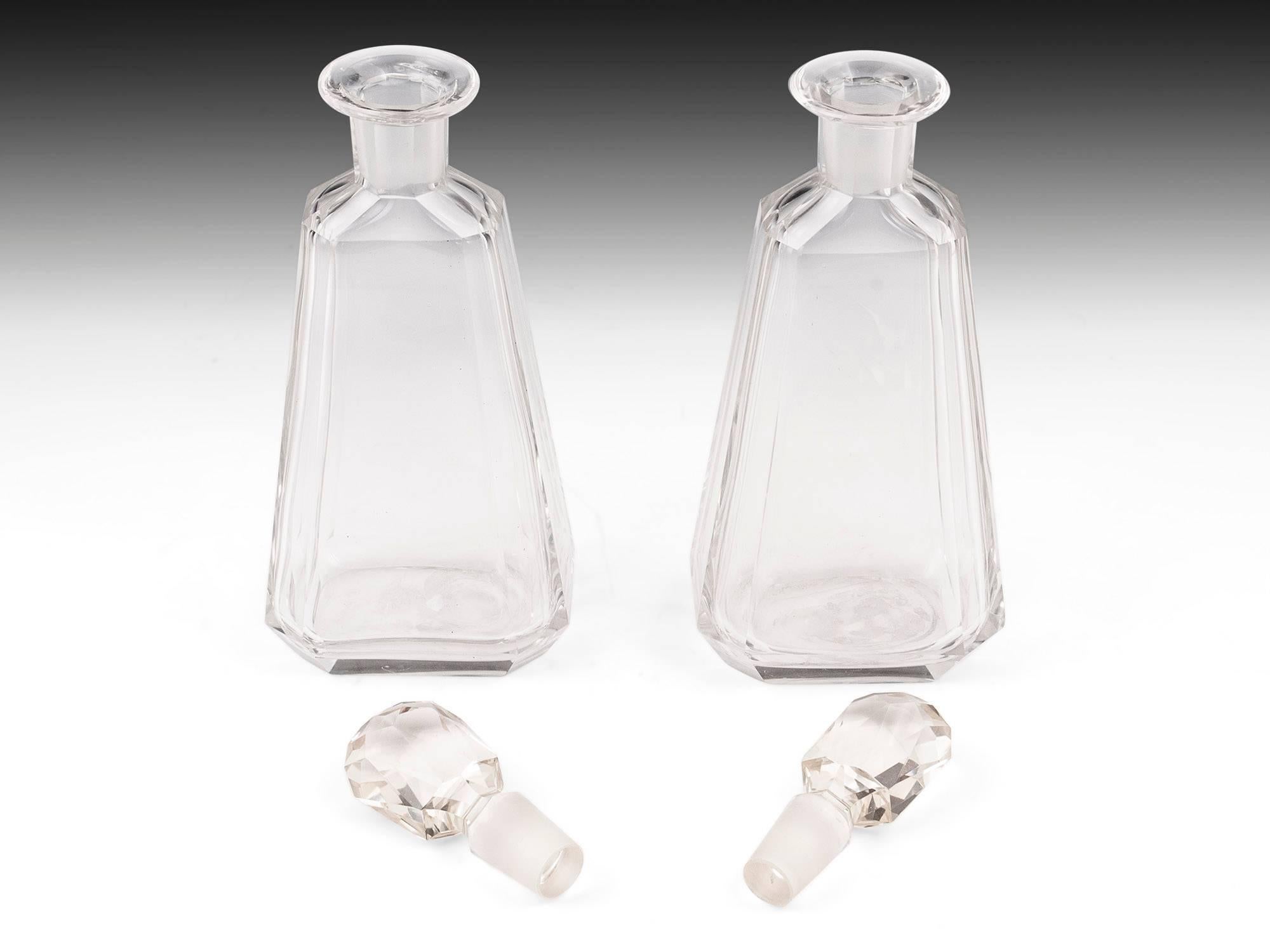 20th Century Pair of Stylish Art Deco Glass Lead Crystal Decanters