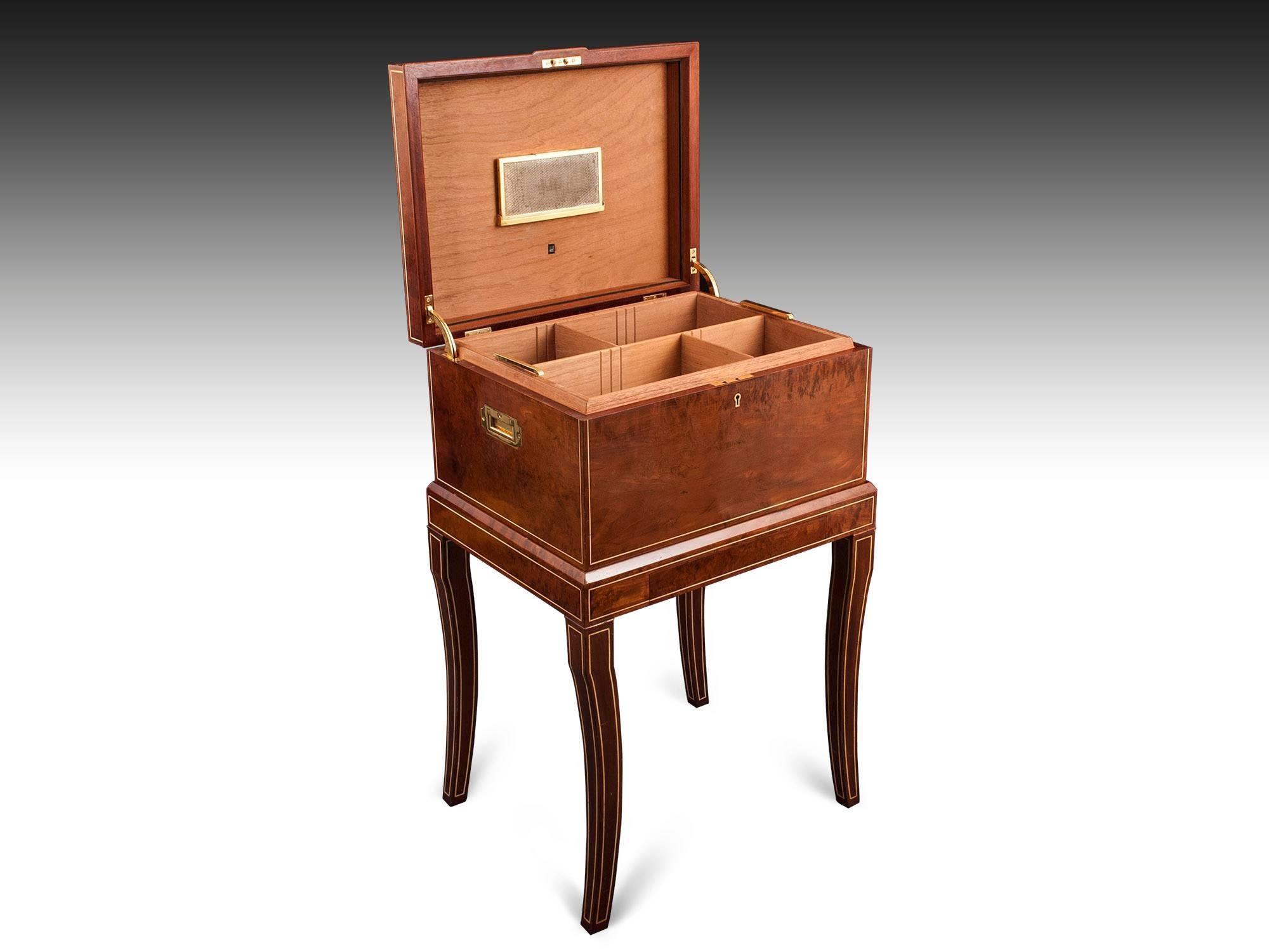 Very Rare 20th Century Figured Red Walnut Cigar Humidor by Dunhill 2