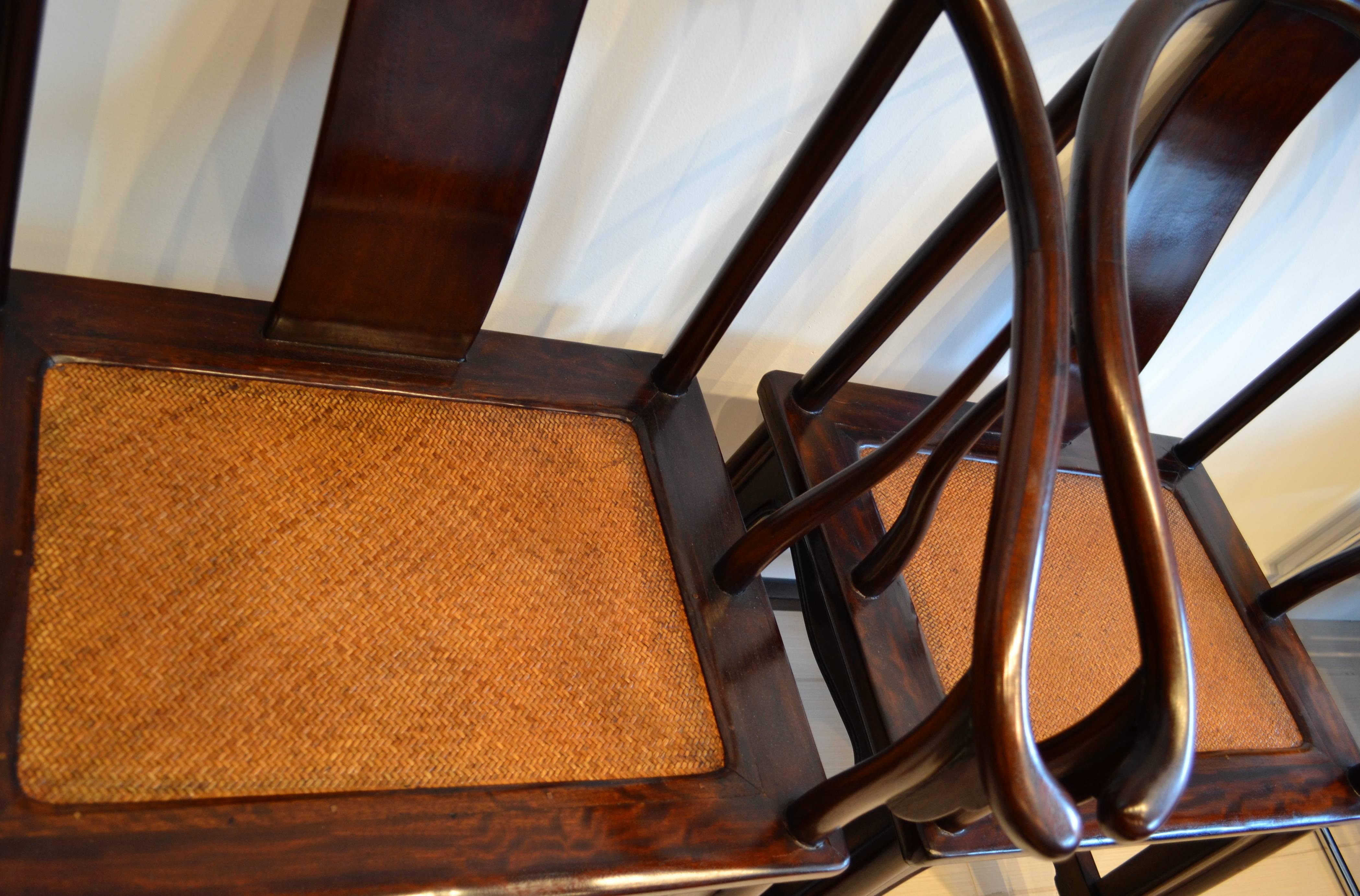 chinese horseshoe chair