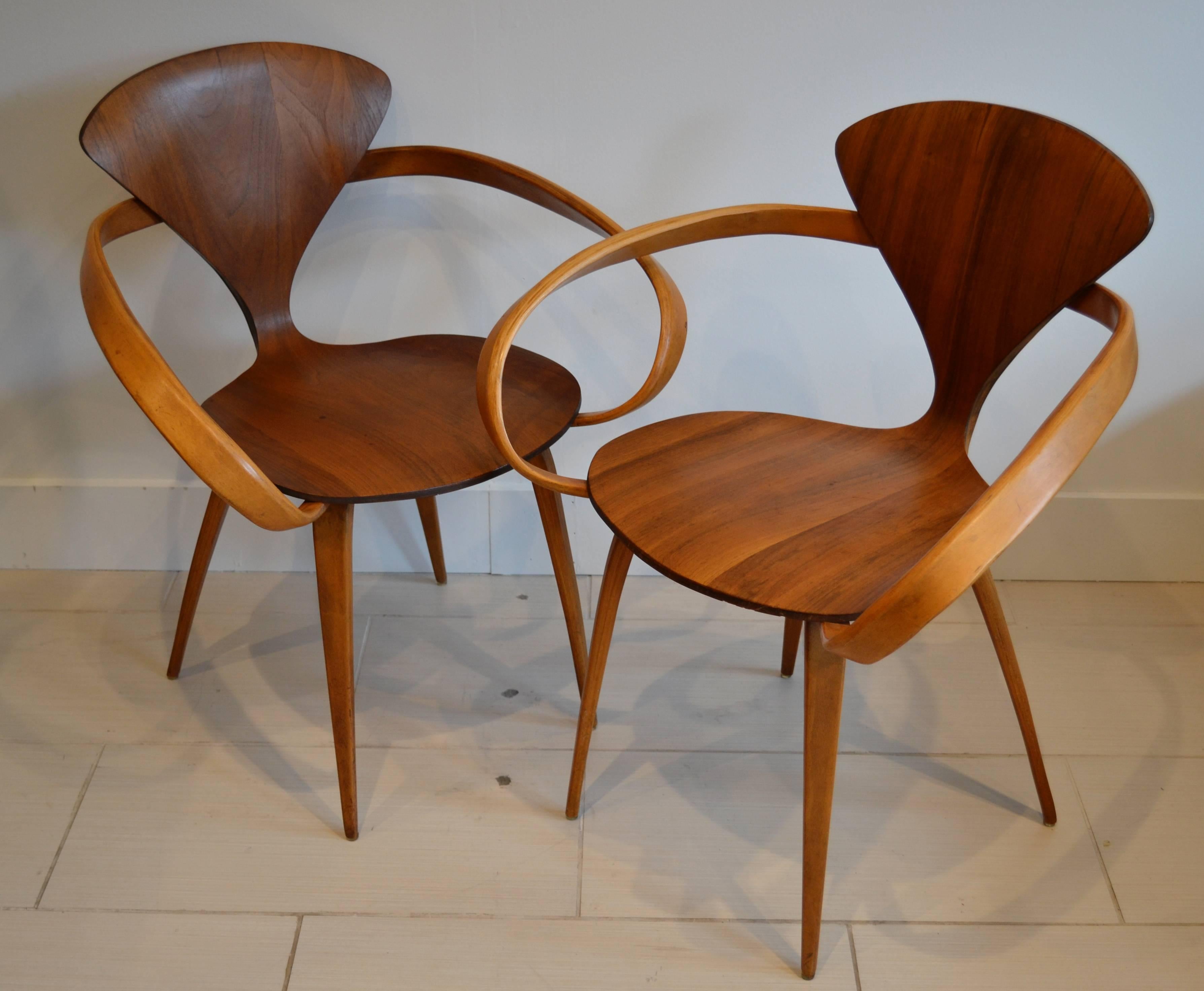 Set of Eight Norman Cherner for Plycraft Walnut and Beech Dining Chairs, 1950s In Excellent Condition In Bedford Hills, NY