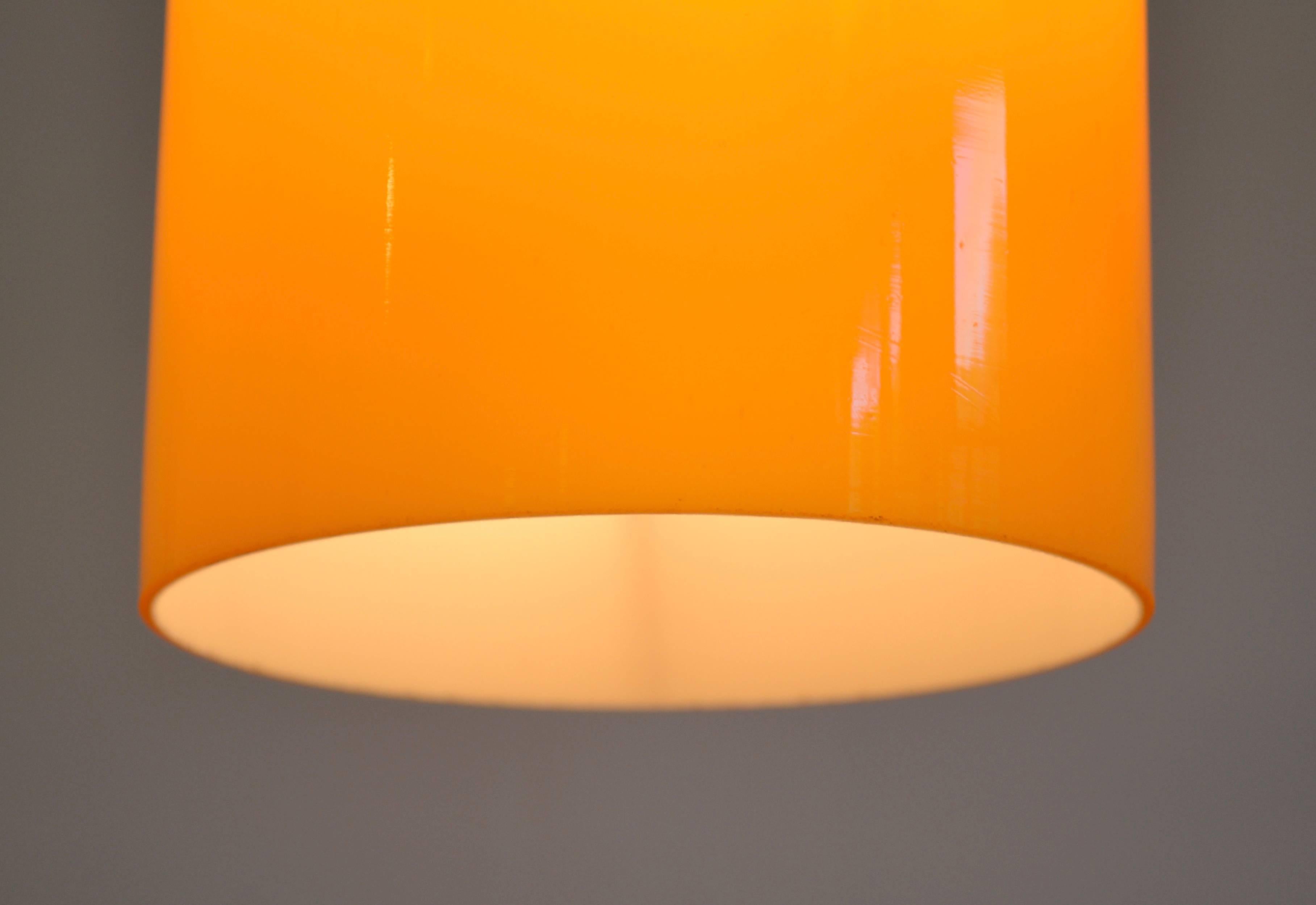 Dänische Mid-Century-Modern-Hängelampe in Orange von Jo Hammerborg für Fog & Mrup (Moderne der Mitte des Jahrhunderts) im Angebot