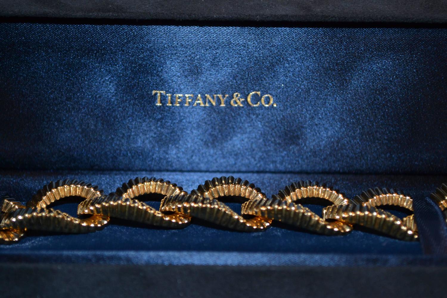 greeley row co furniture 18 Yellow Gold Bracelet, Karat 1960 Link Tiffany circa For