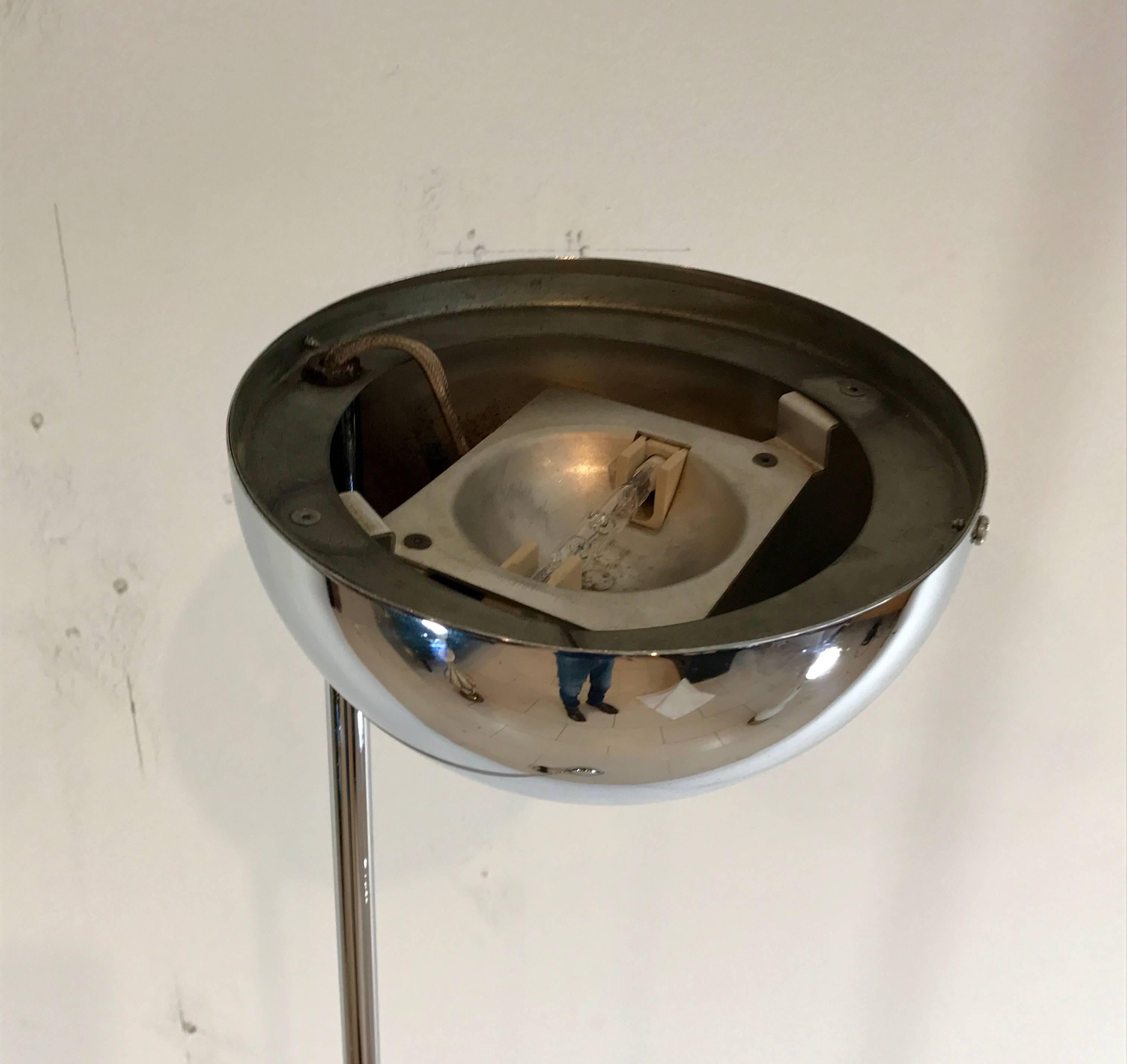 Robert Sonneman Mid-Century Modern Chrome Torchere Floor Lamp In Good Condition In Bedford Hills, NY
