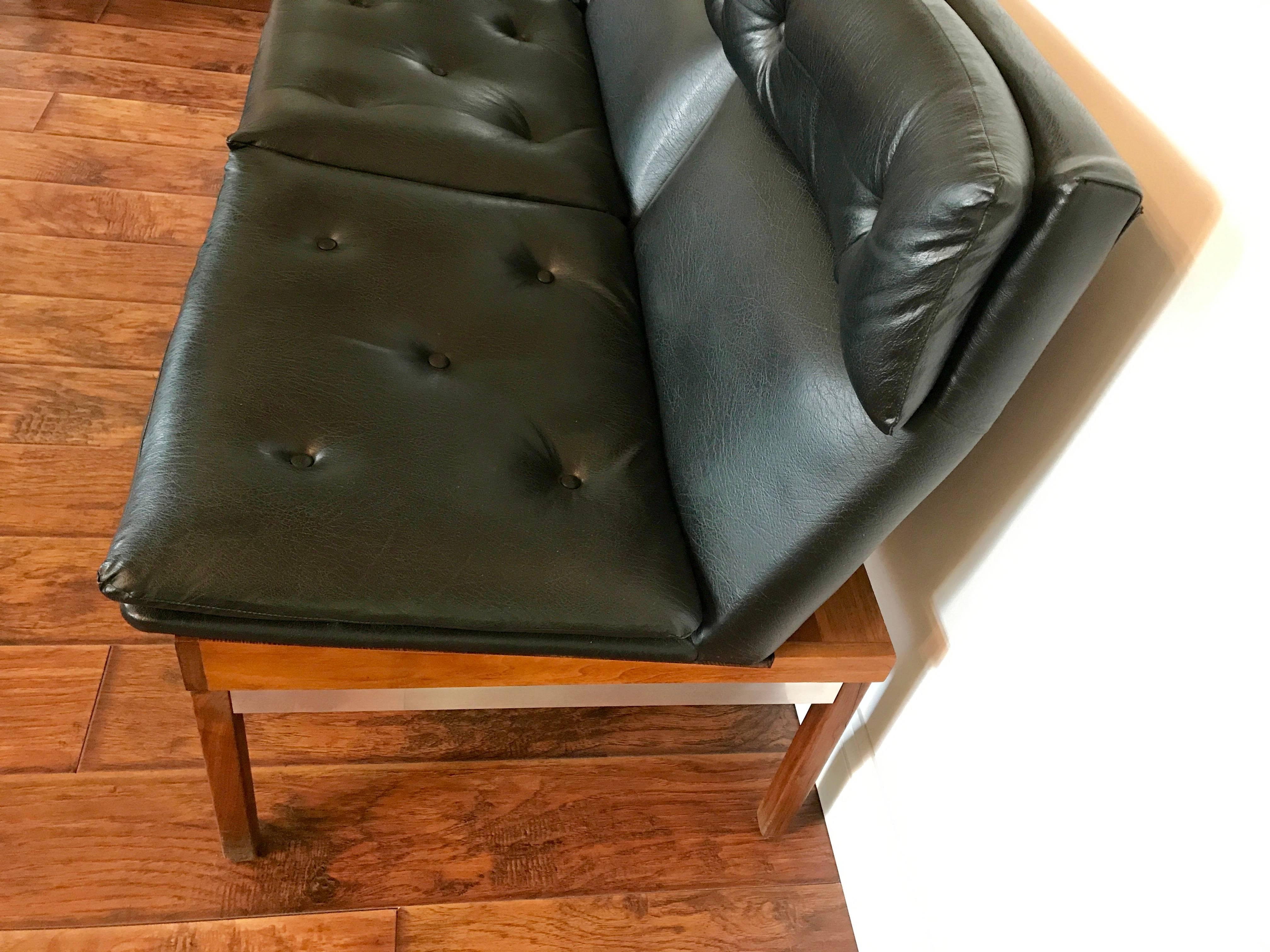 Mid Century Arthur Umanoff  Sofa, Black Vinyl on Walnut & Aluminum Frame, 1950s In Good Condition In Bedford Hills, NY