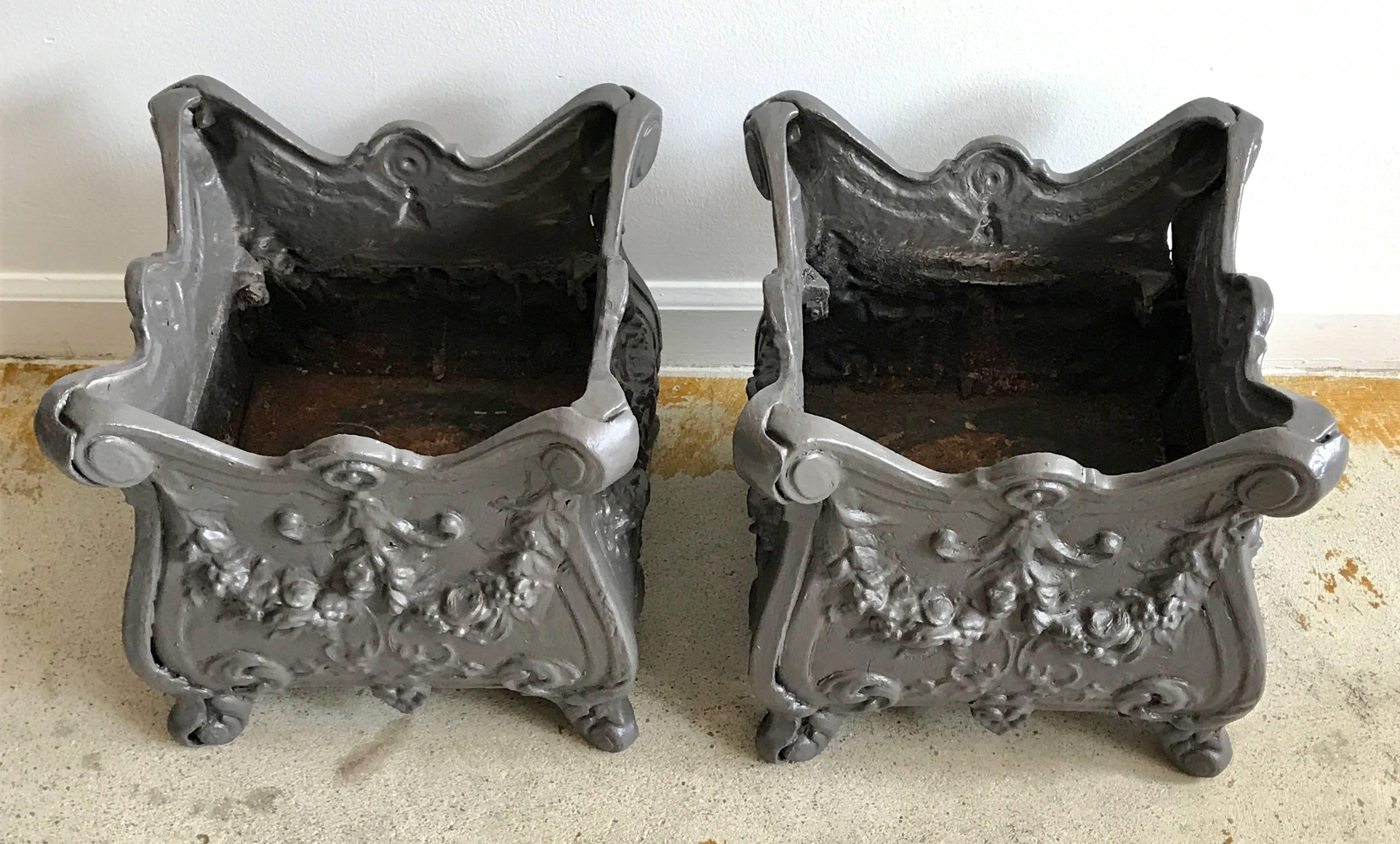 Really nice pair of square cast iron planters, beautiful lines and detail. Freshly painted, anodized bronze color.