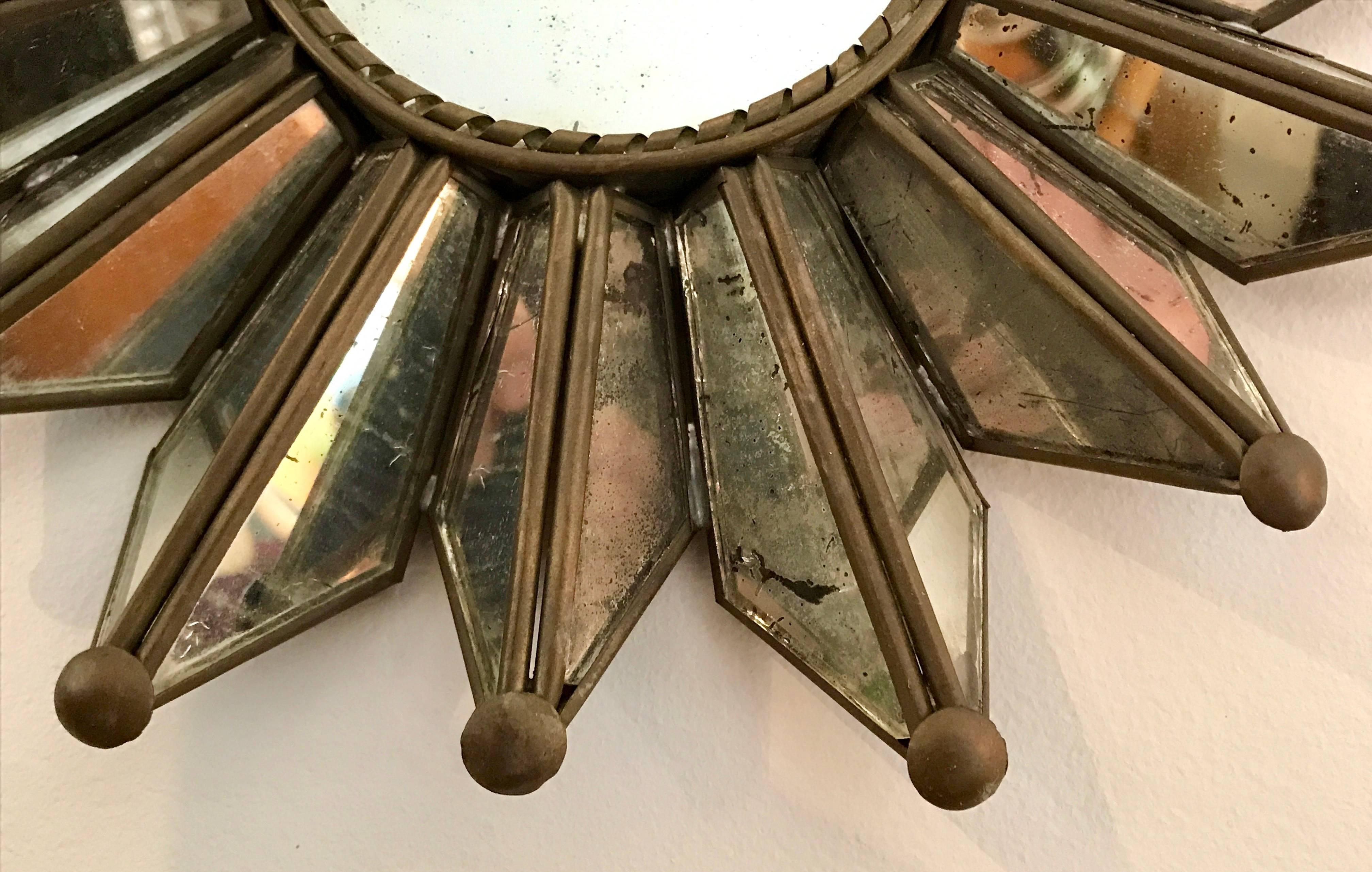 Small Mid-Century Modern Sunburst Mirror with Copper Frame, 1960's In Good Condition In Bedford Hills, NY