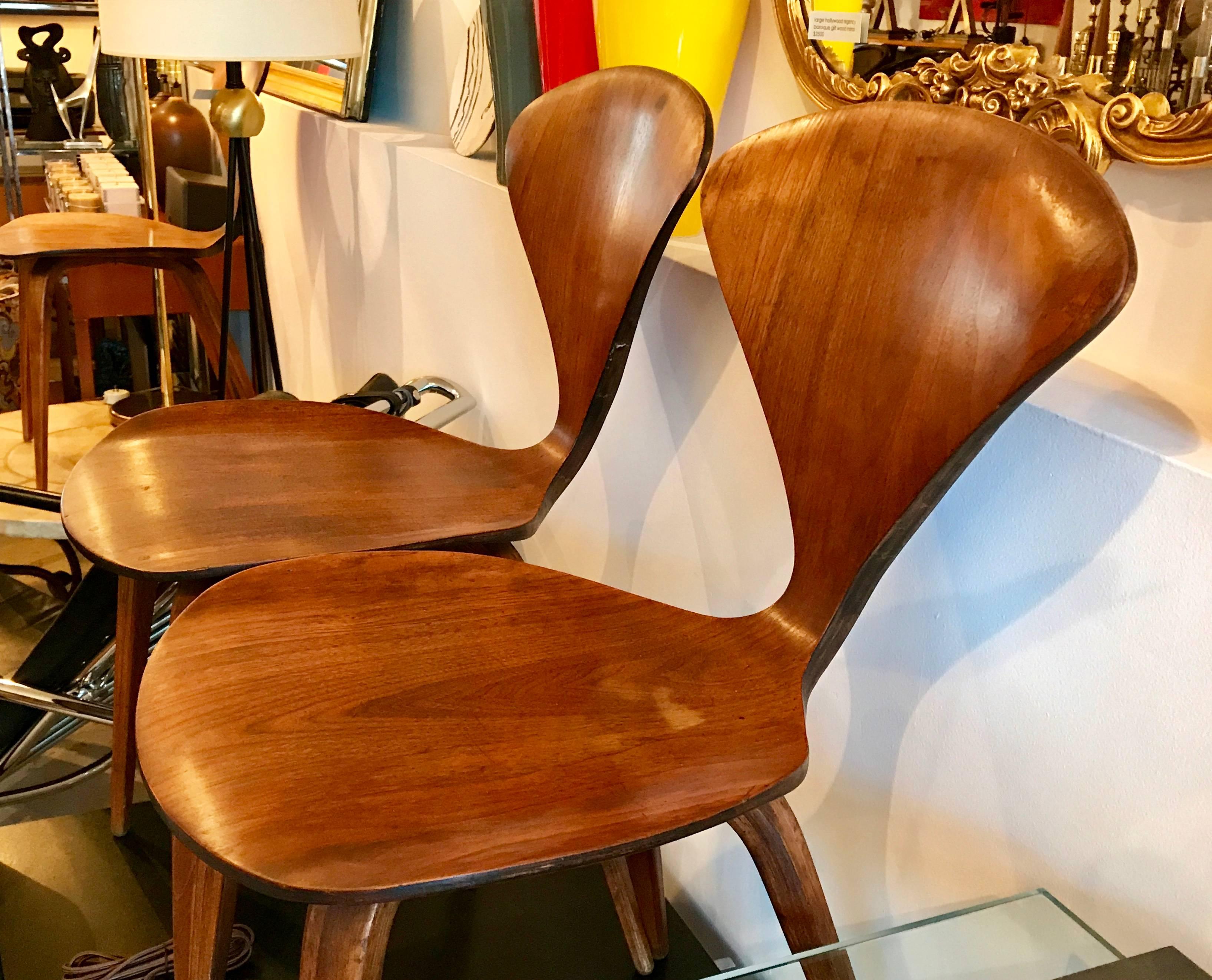 Mid-20th Century Six Bentwood Walnut Dining Chairs by Norman Cherner for Plycraft, 1950s