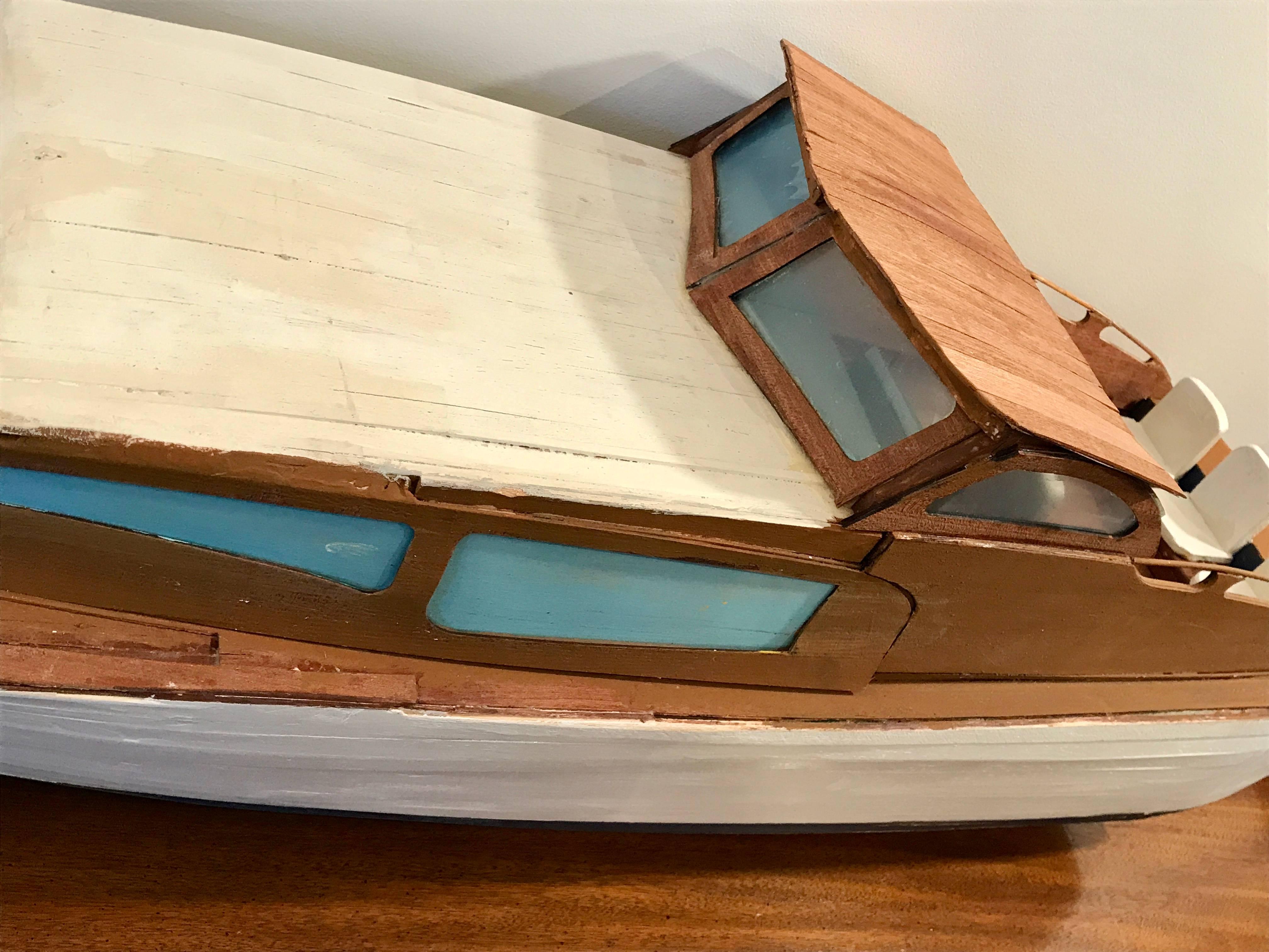 Large Scale Hand Crafted American Folk Art Cabin Cruiser Boat, Nautical, 1950's In Good Condition In Bedford Hills, NY