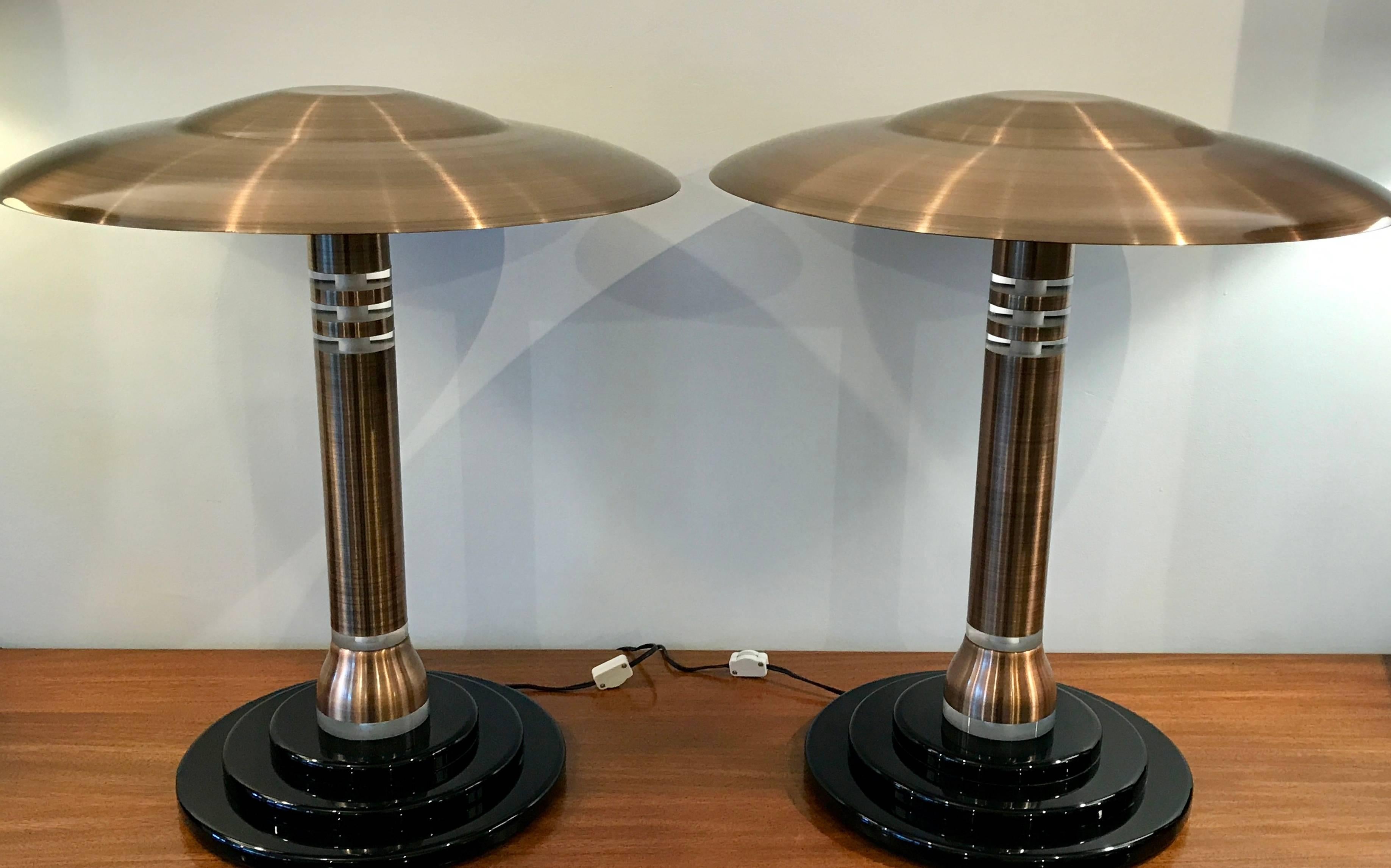 Pair Of Art Deco Style Copper And Lucite Table Lamps, 1980's In Good Condition In Bedford Hills, NY