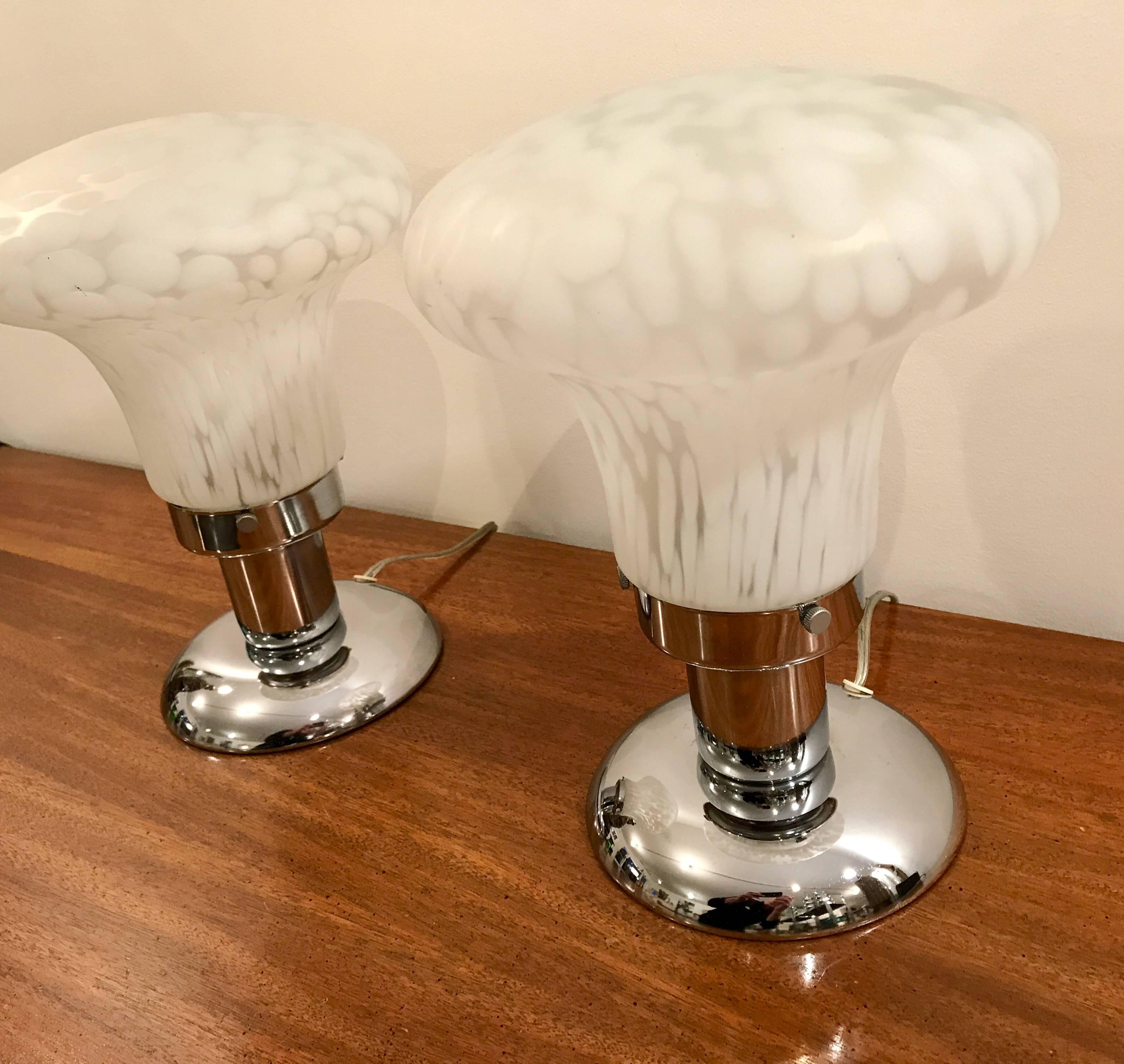 20th Century Pair of Art Deco Milk White Murano Glass Table Lamps with Chrome Base, Italy