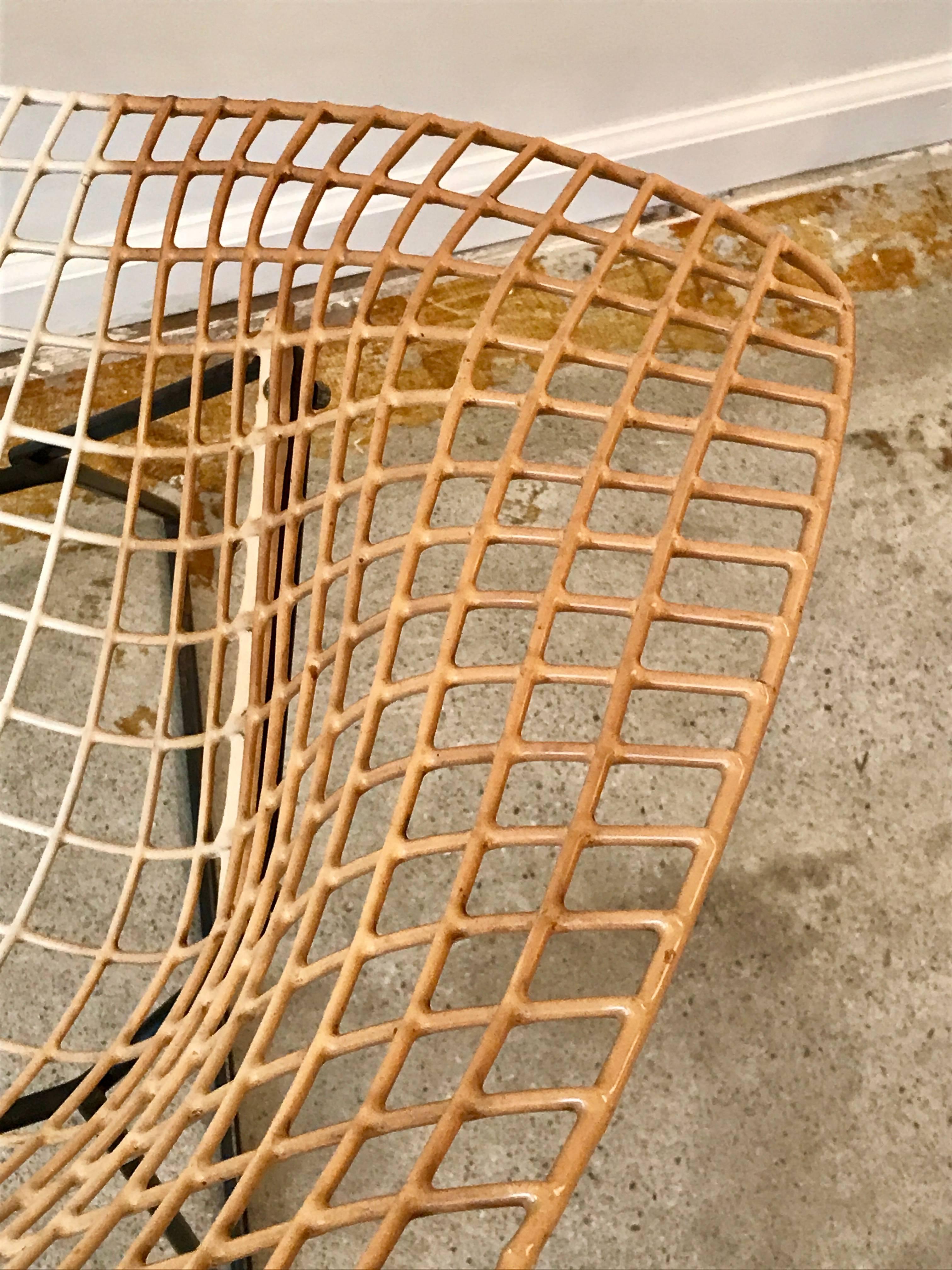 Mid Century Modern Harry Bertoia Diamond Chair for Knoll, Authentic, 1950's In Good Condition In Bedford Hills, NY