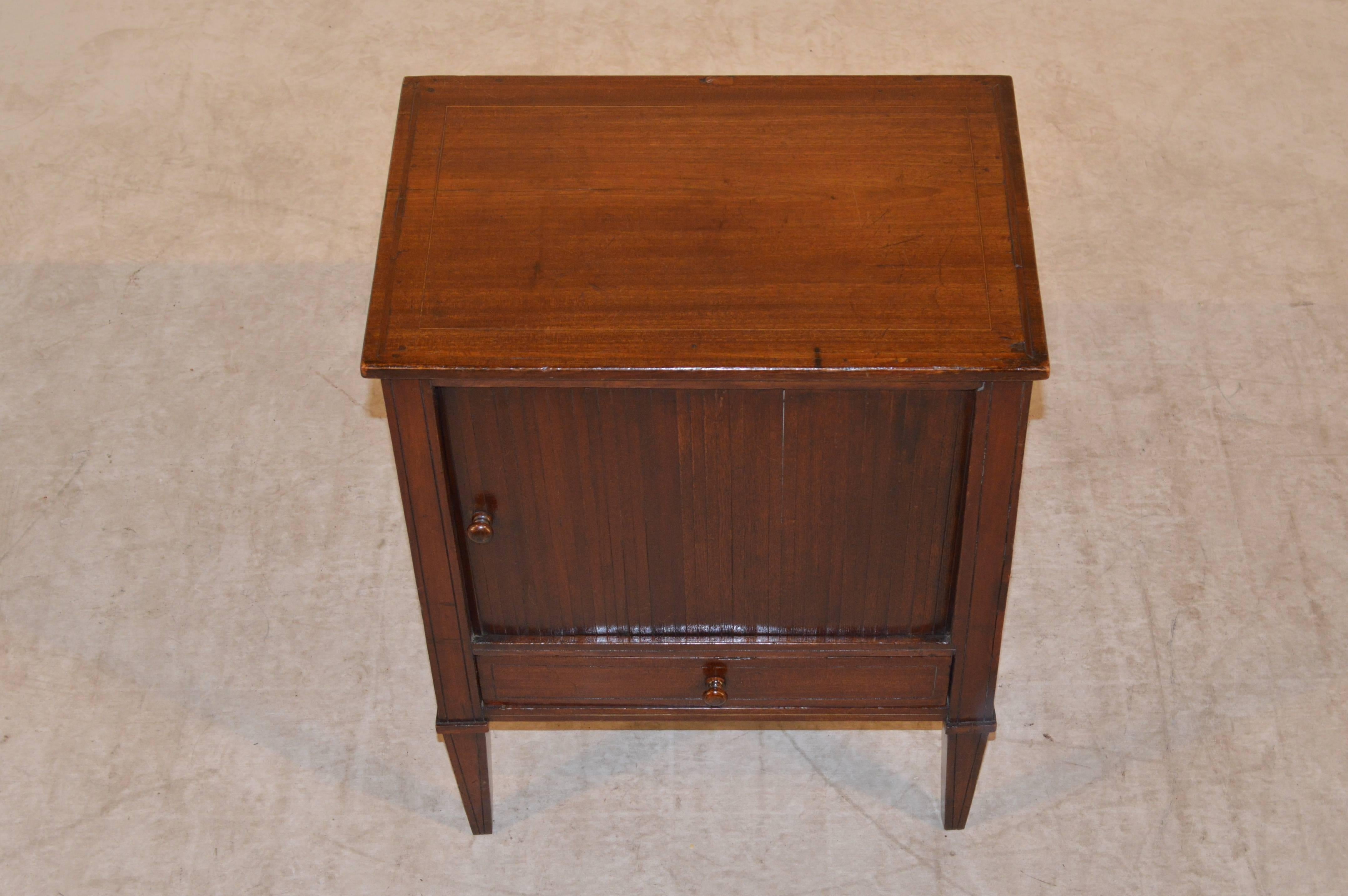 Early Georgian Mahogany Bedside Cupboard In Good Condition In High Point, NC