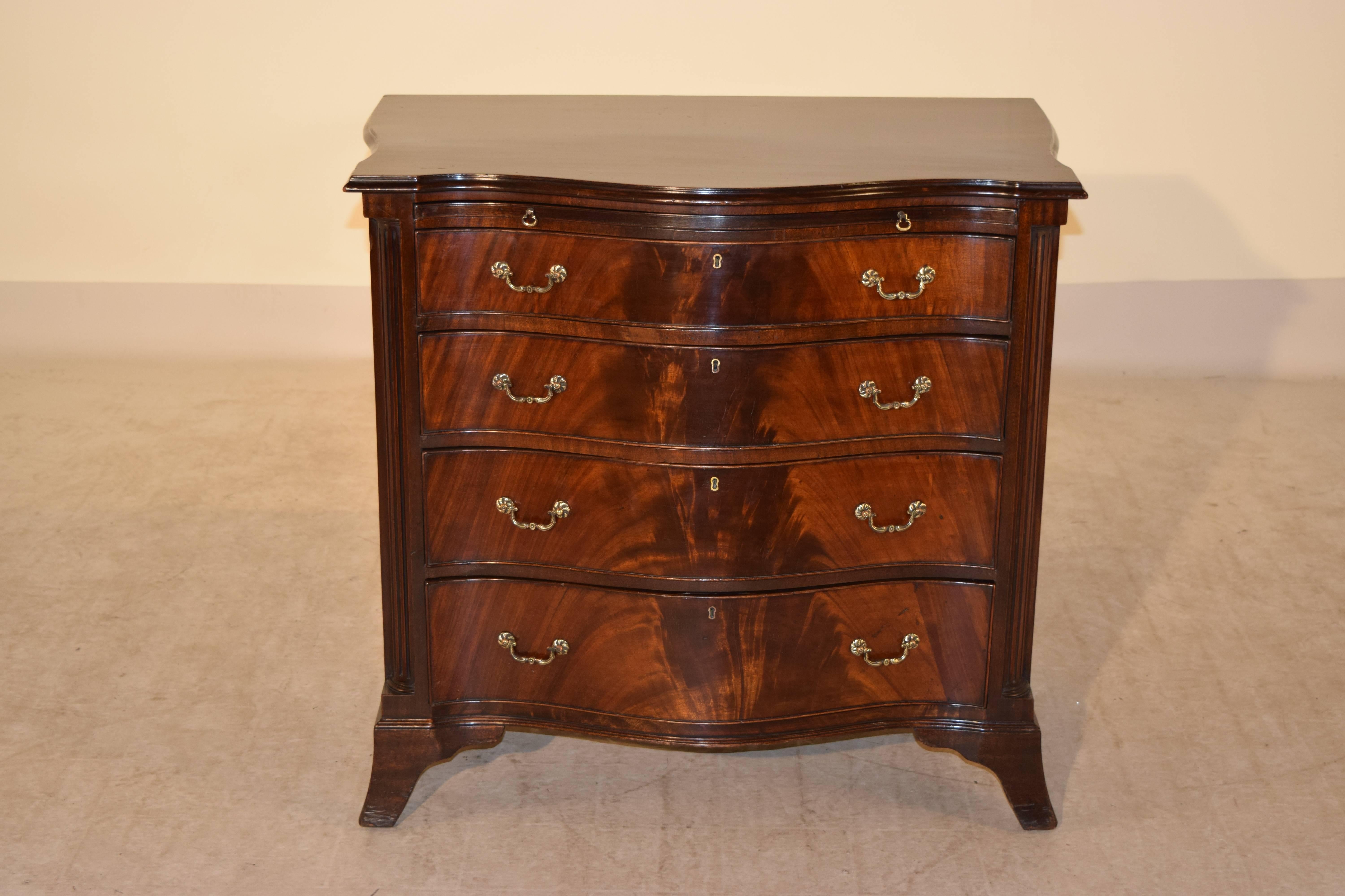 Serpentine Mahogany Side Chest, circa 1920 In Excellent Condition In High Point, NC