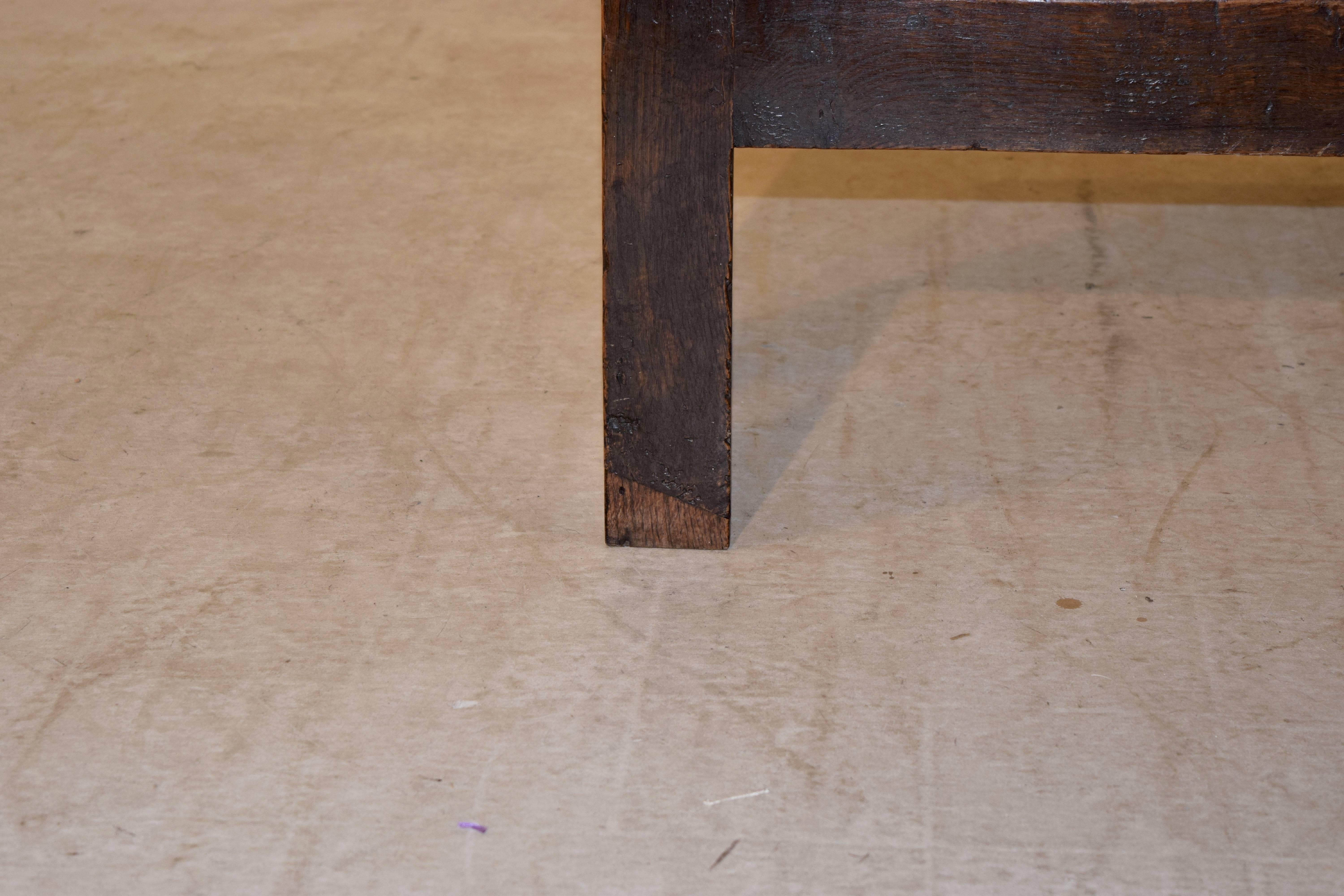 Late 17th-Early 18th Century English Oak Sword Chest 1