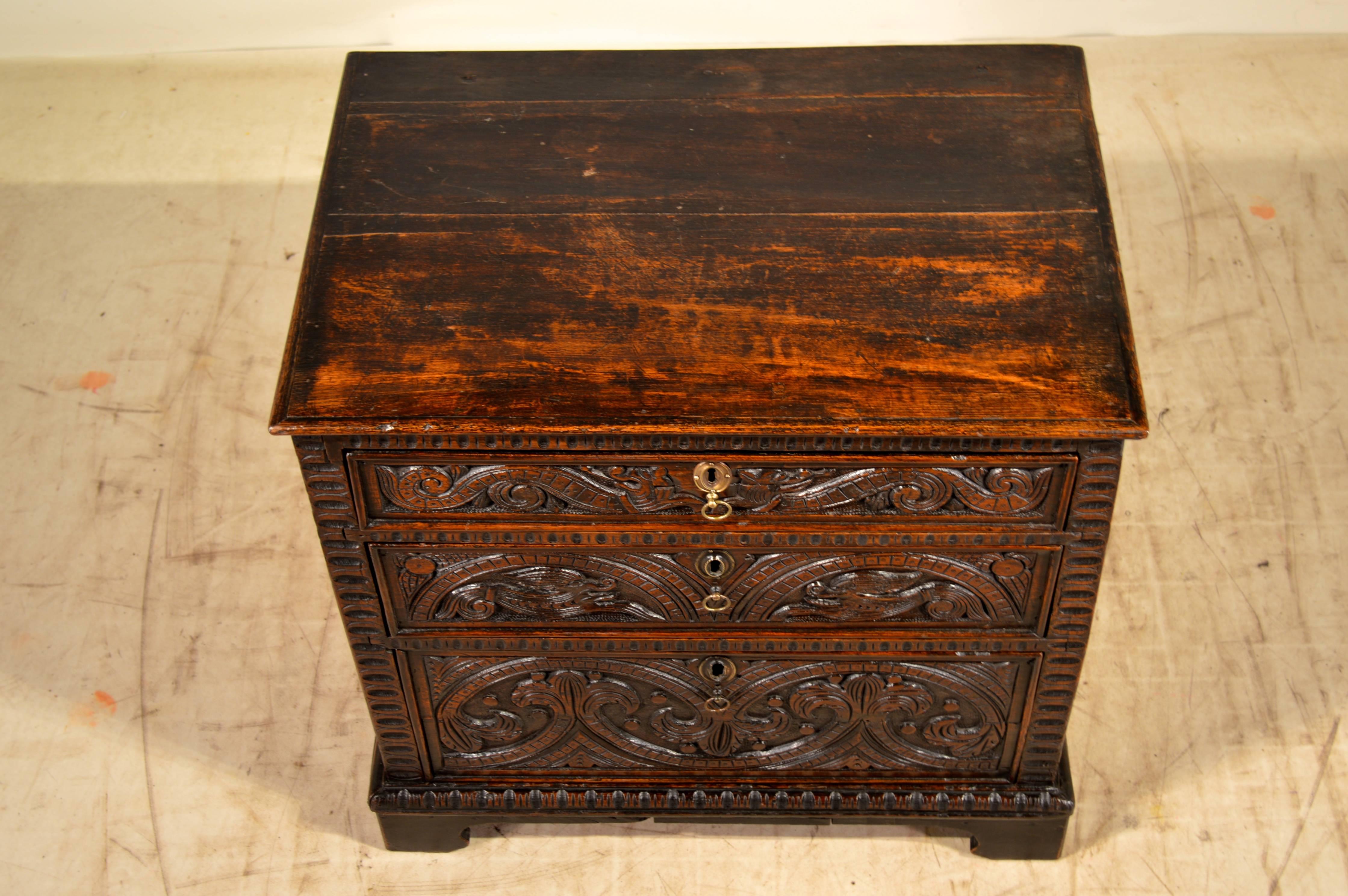 17th Century English Oak Carved Small Chest In Excellent Condition In High Point, NC