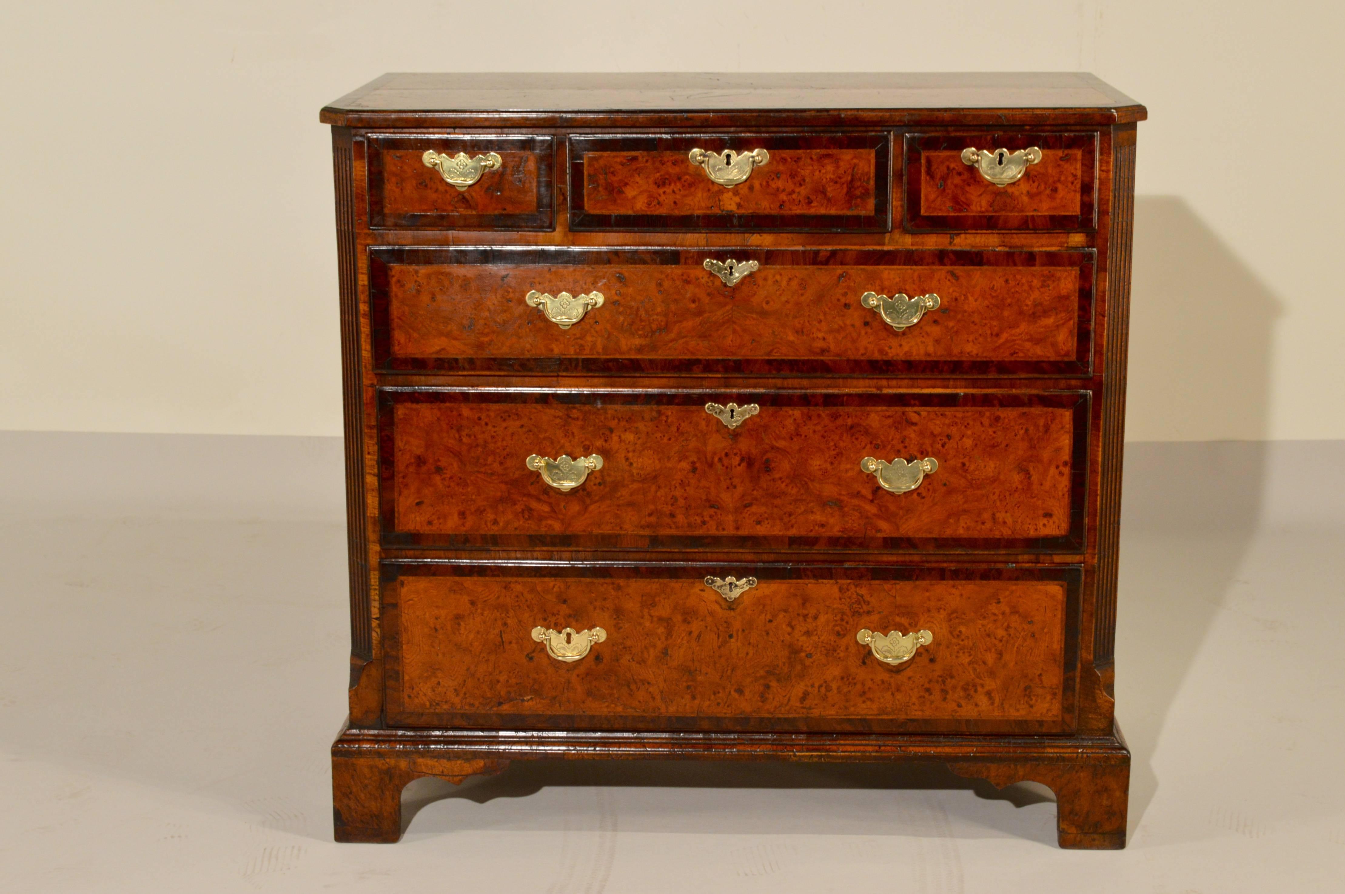 18th Century English Burr Elm Chest of Drawers In Good Condition In High Point, NC