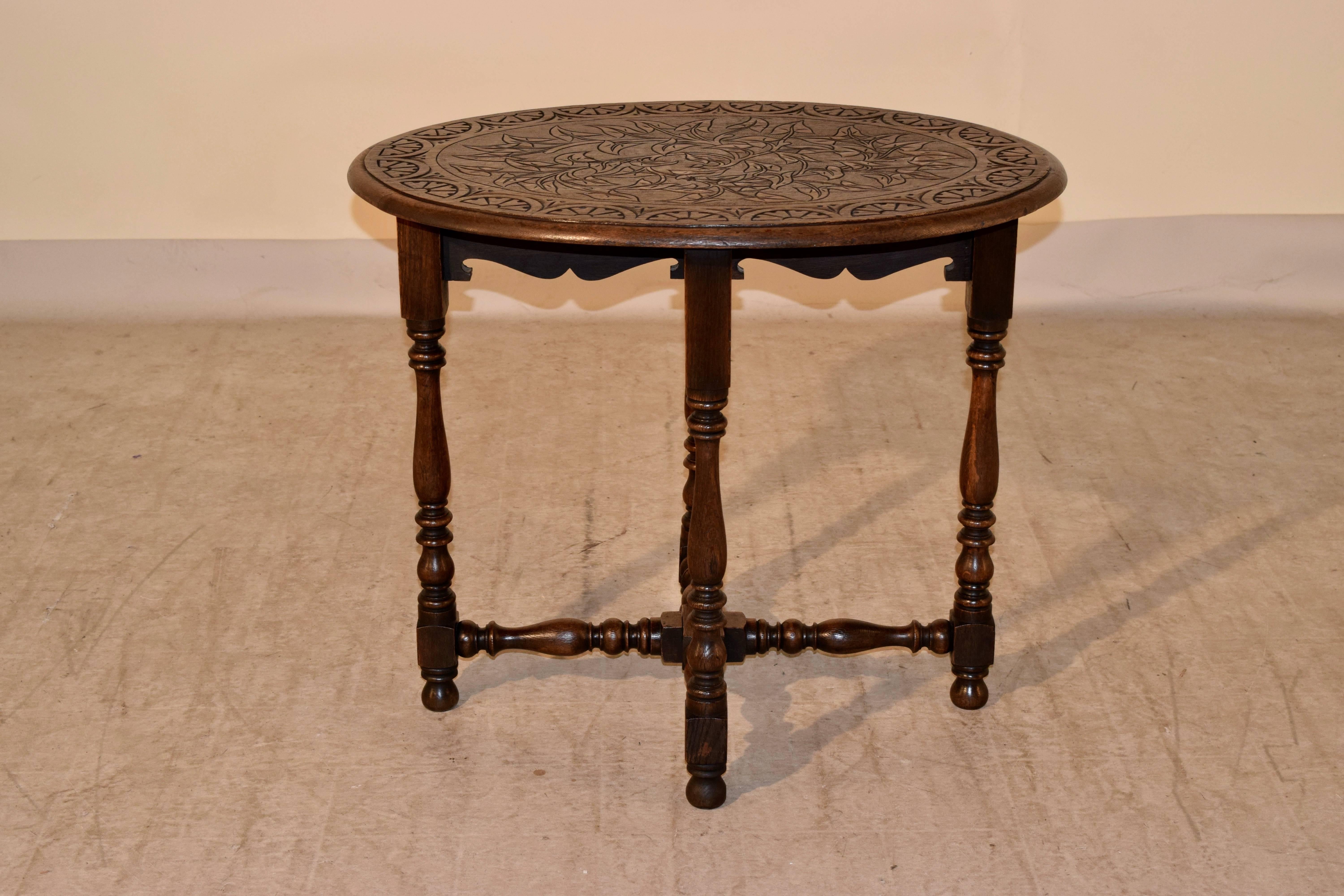 19th Century English Carved Oak Oval Side Table In Excellent Condition In High Point, NC