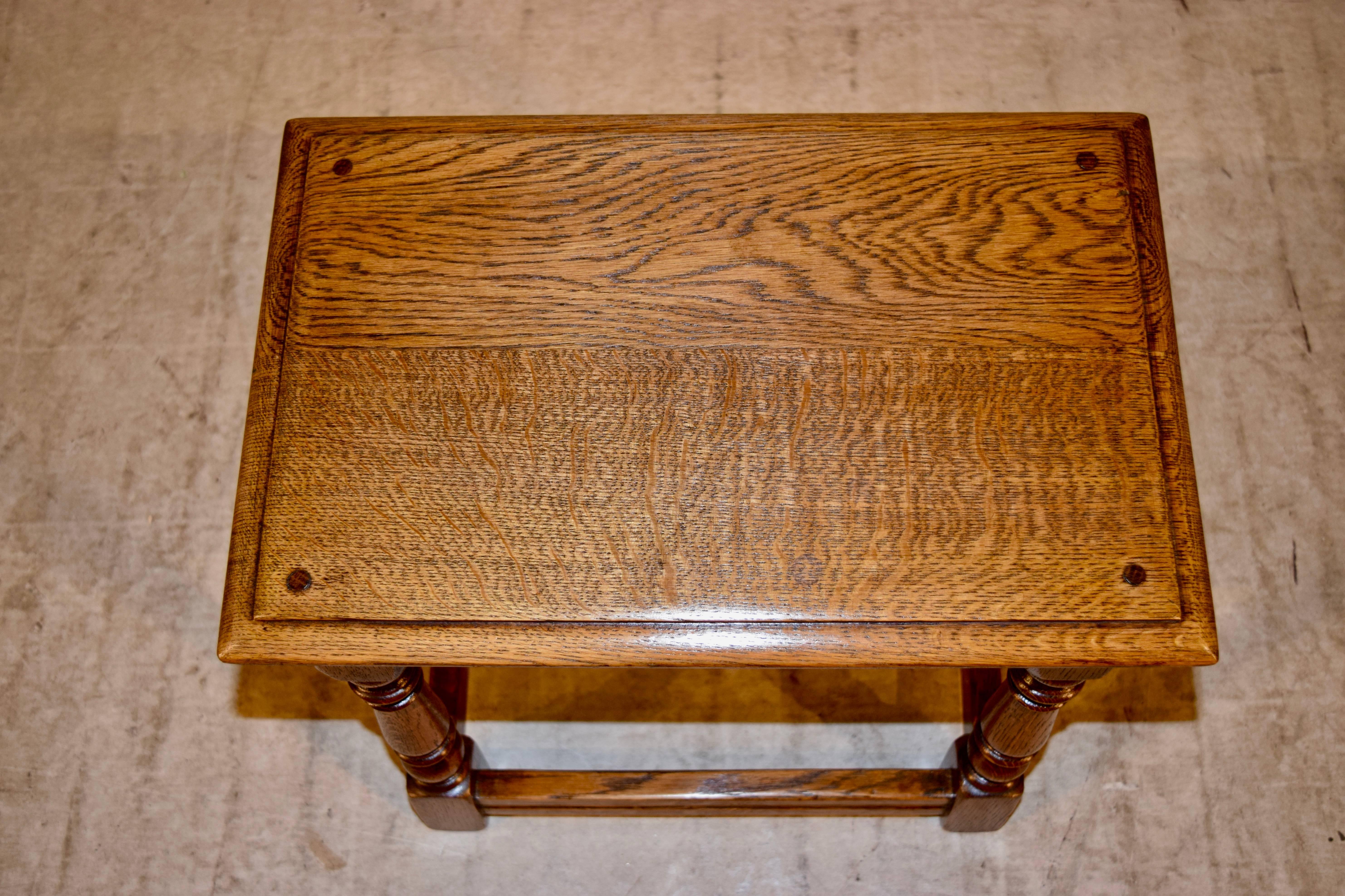 English Oak Stool, circa 1900 In Good Condition In High Point, NC