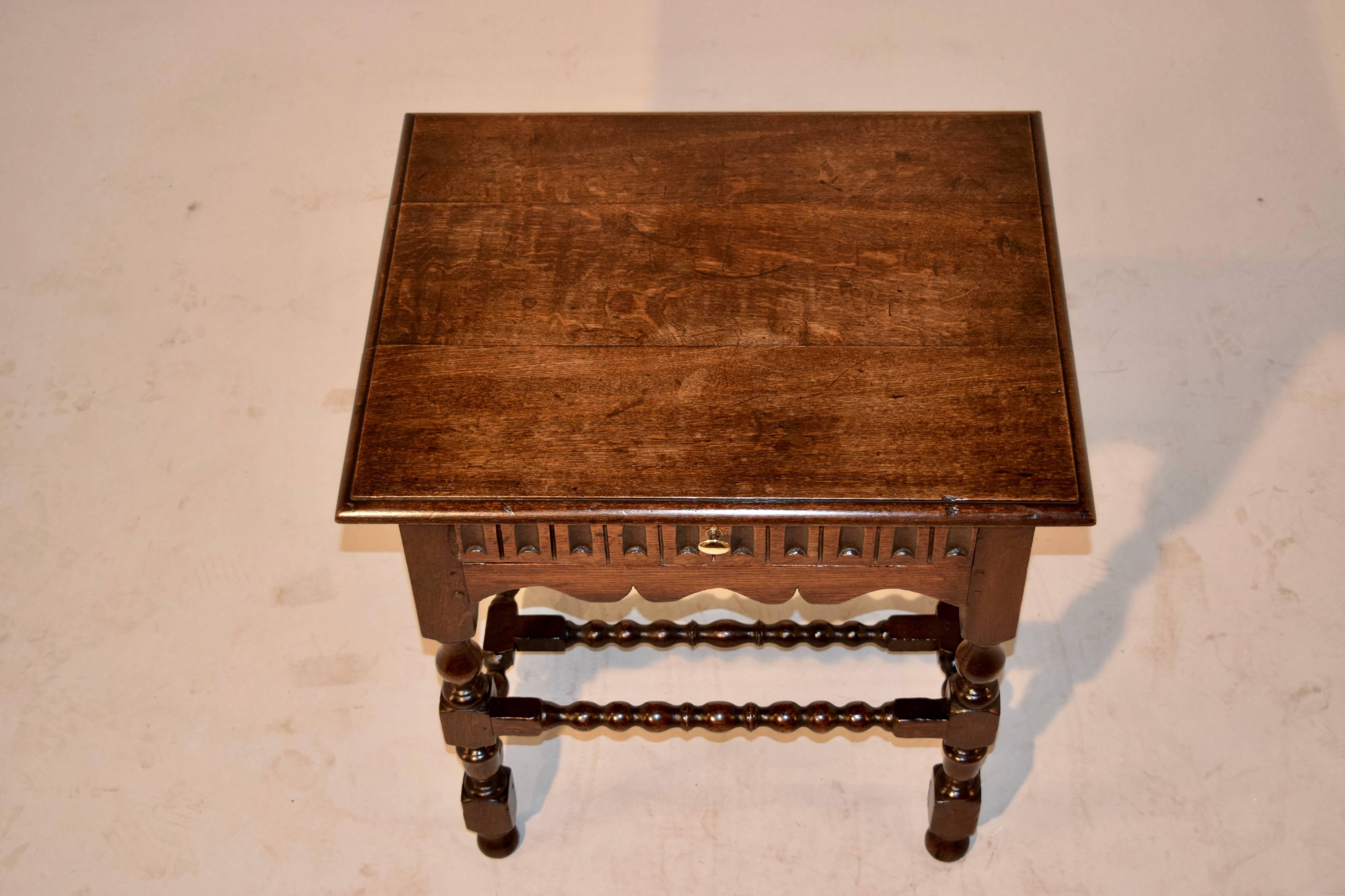 19th Century English Oak Side Table In Excellent Condition In High Point, NC