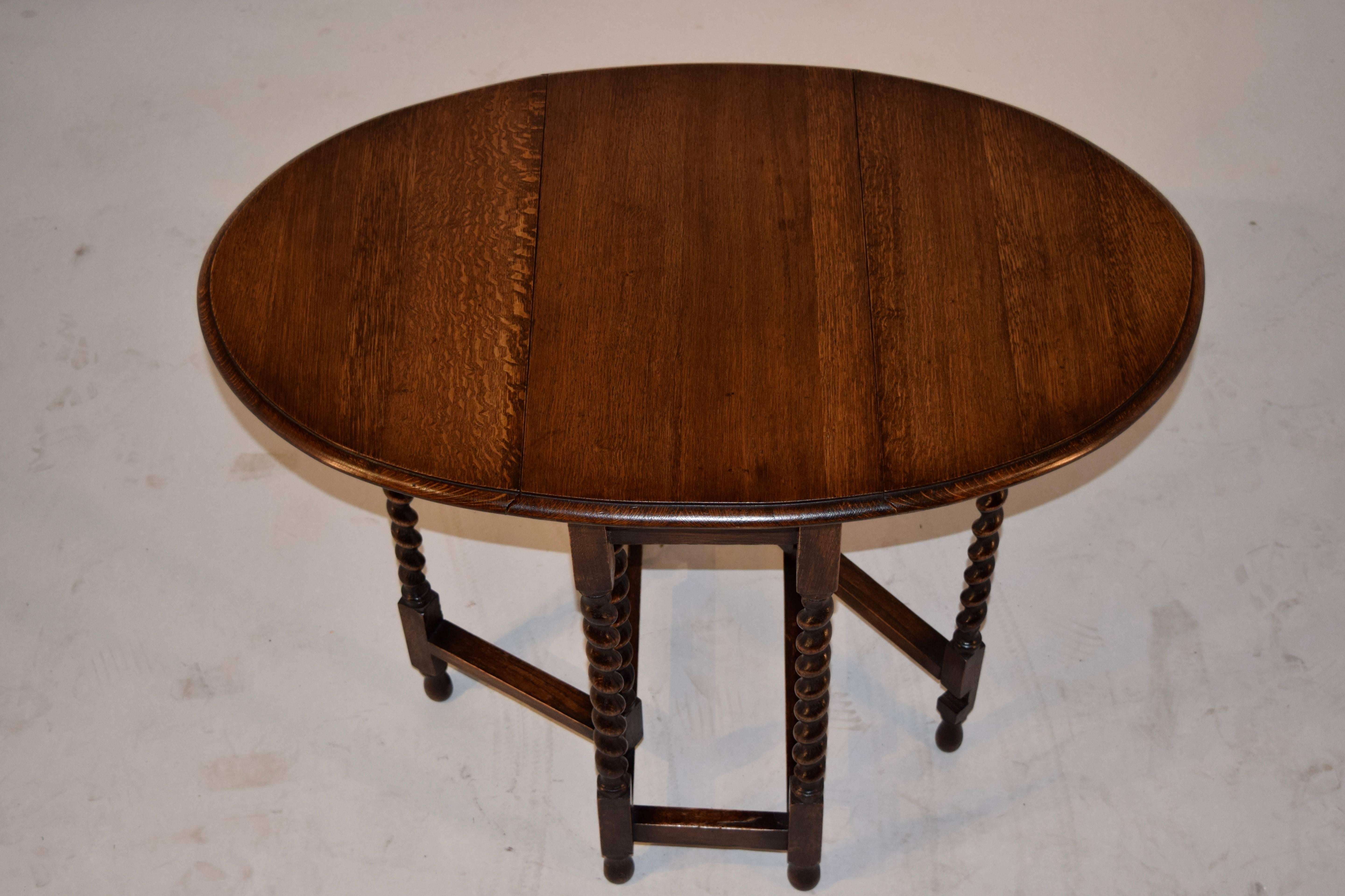 English Oak Gateleg Table, circa 1900 1