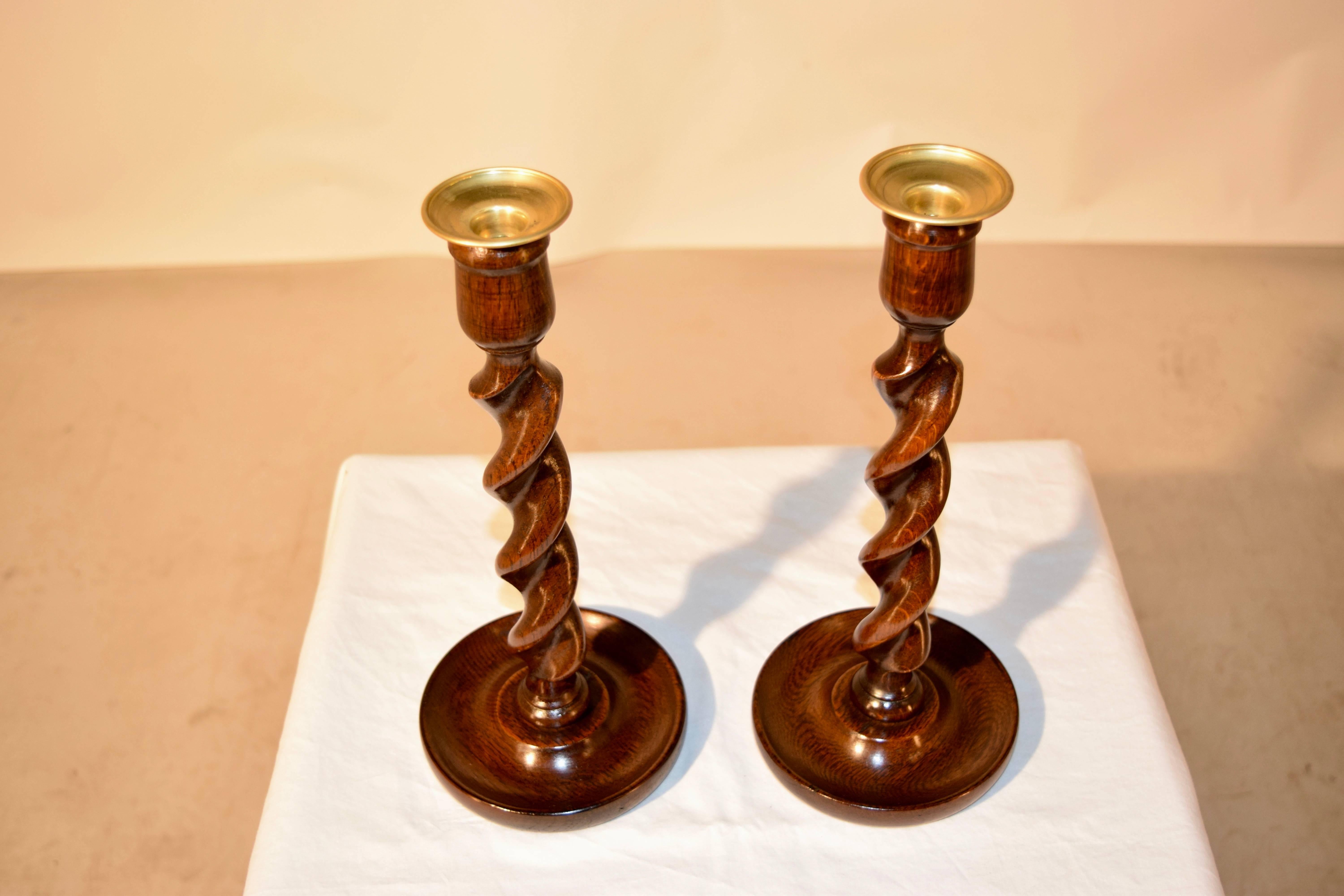 Victorian Late 19th Century Pair of Turned Oak Candlesticks