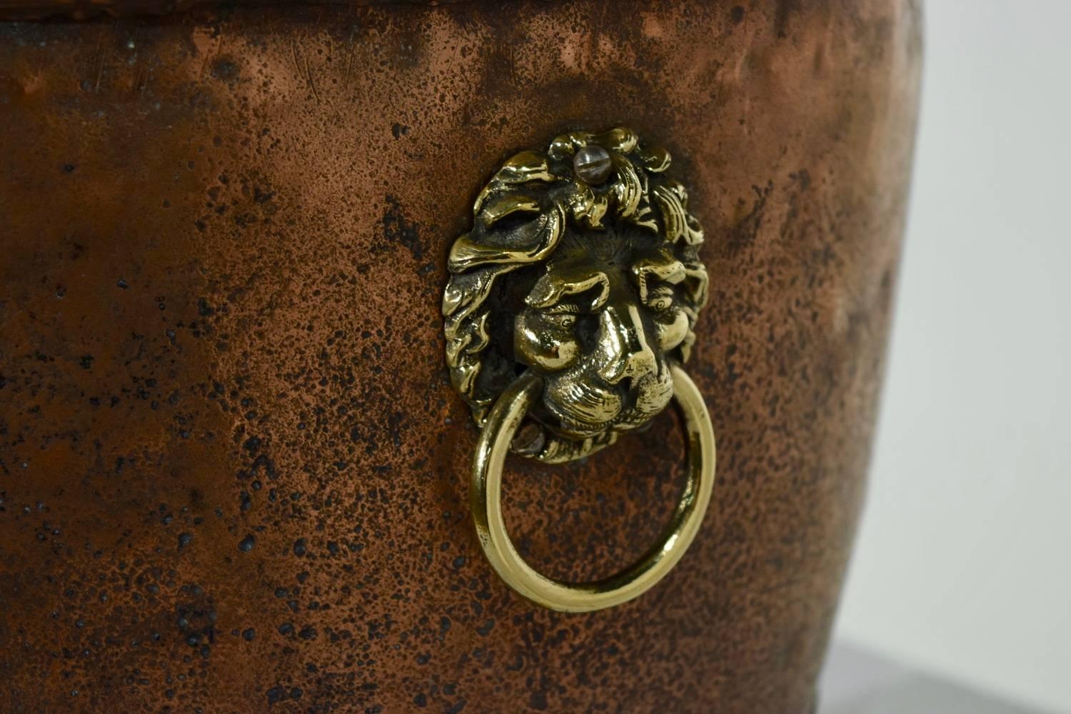 19th Century Hammered Copper Log Bucket In Excellent Condition In High Point, NC