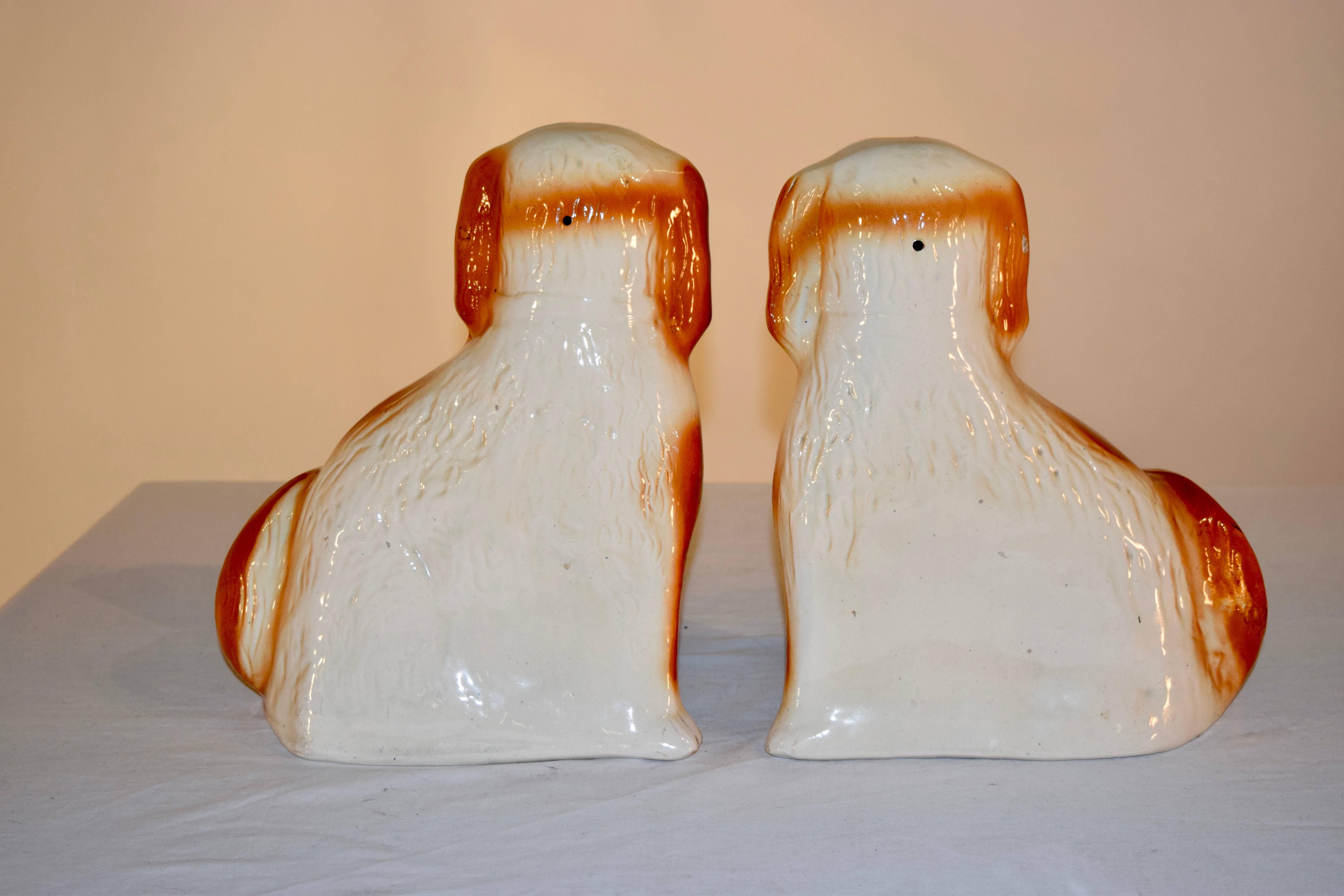 Late Victorian Late 19th Century Pair of Staffordshire Dogs For Sale