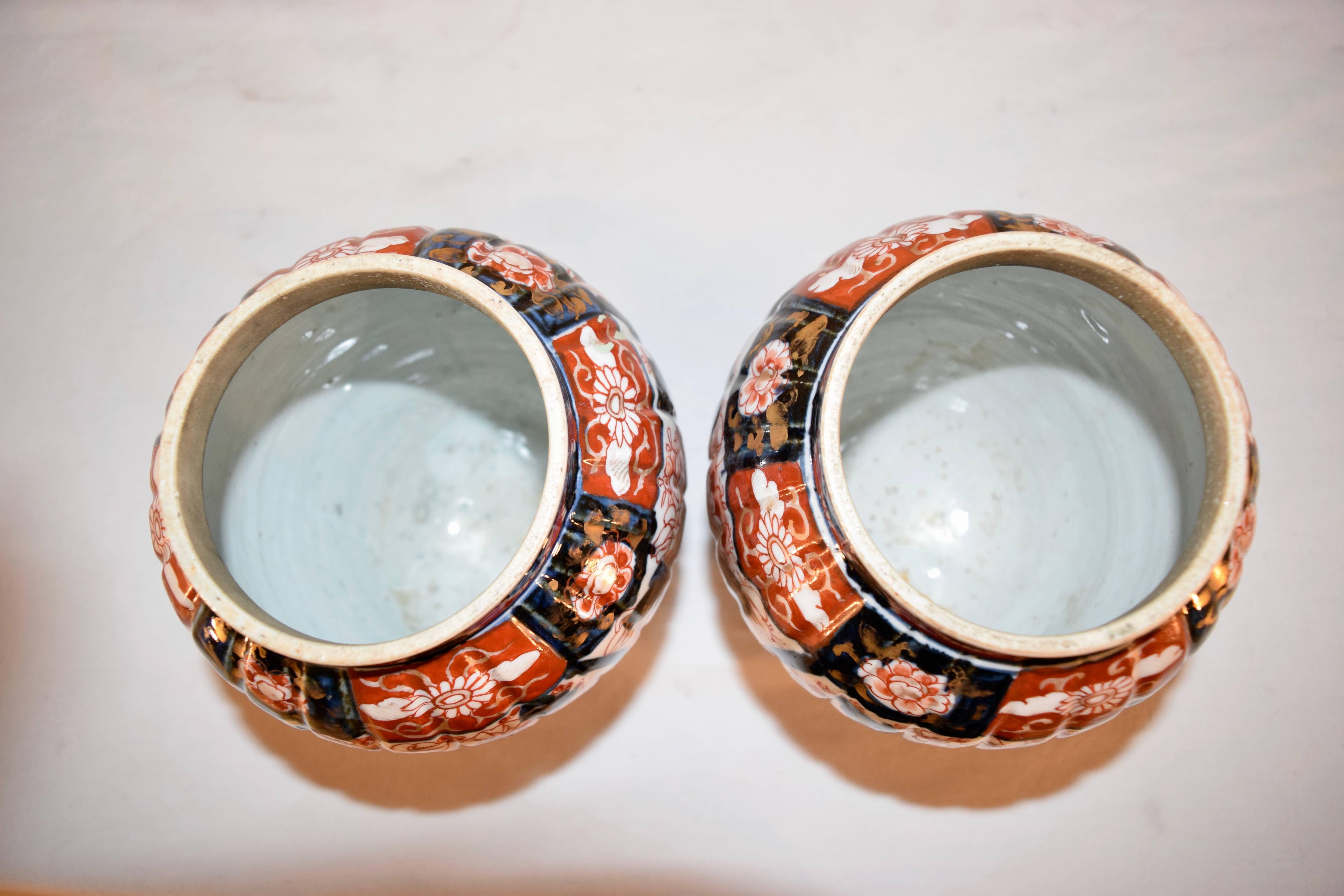 Japanese 19th Century Pair of Small Imari Jars