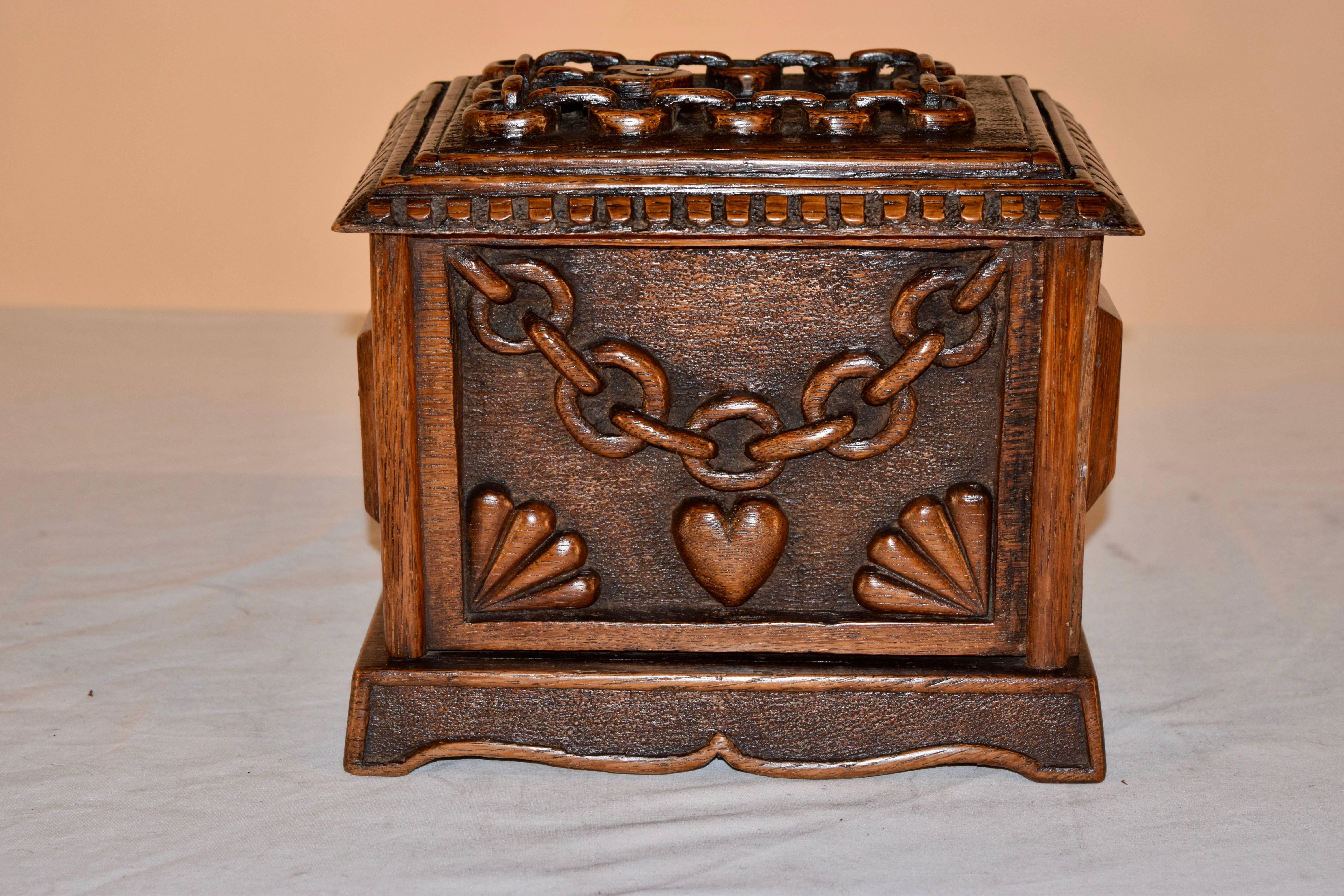 19th Century Folk Art Carved Box In Excellent Condition In High Point, NC