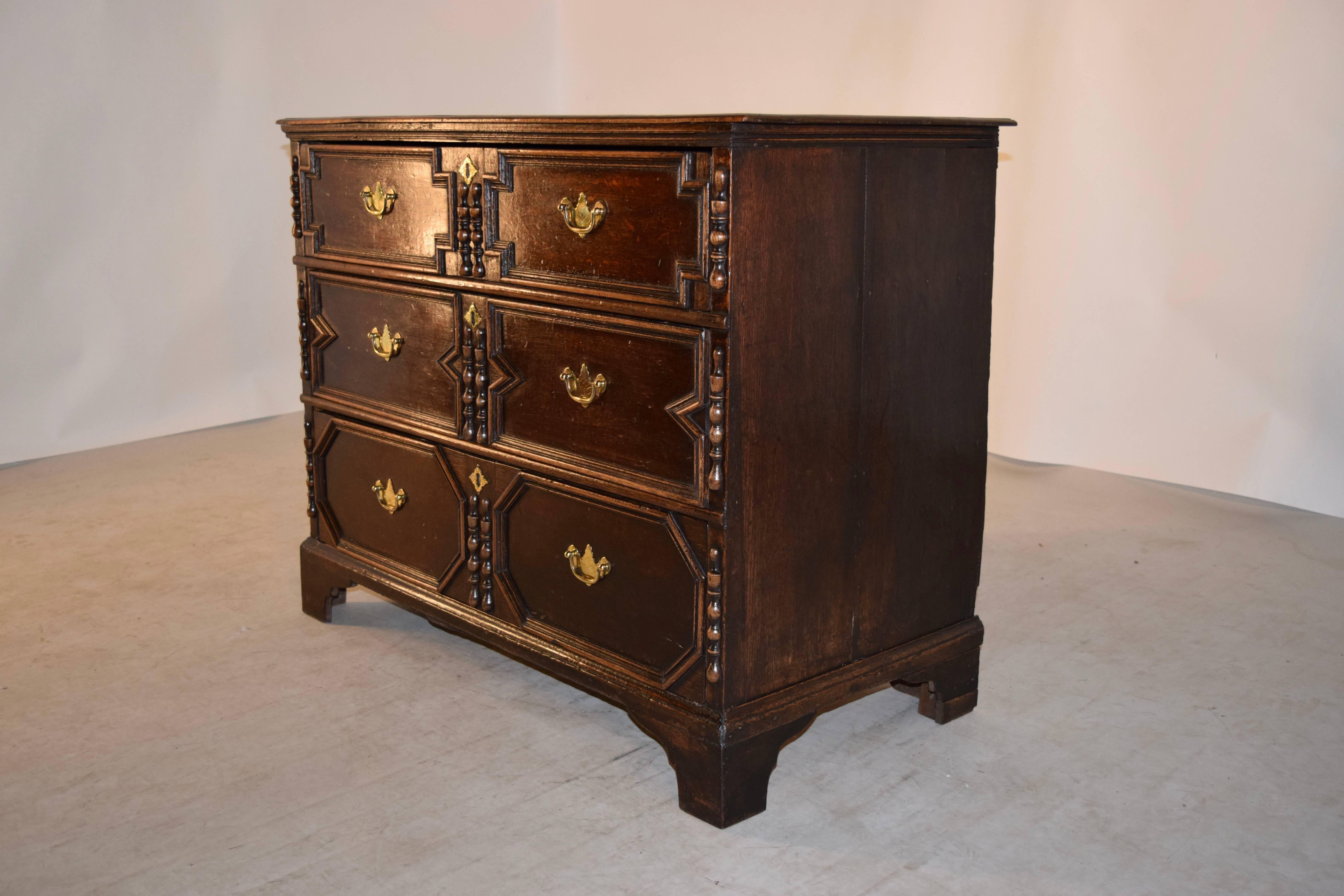 Early 18th Century Oak Chest of Drawers In Good Condition In High Point, NC