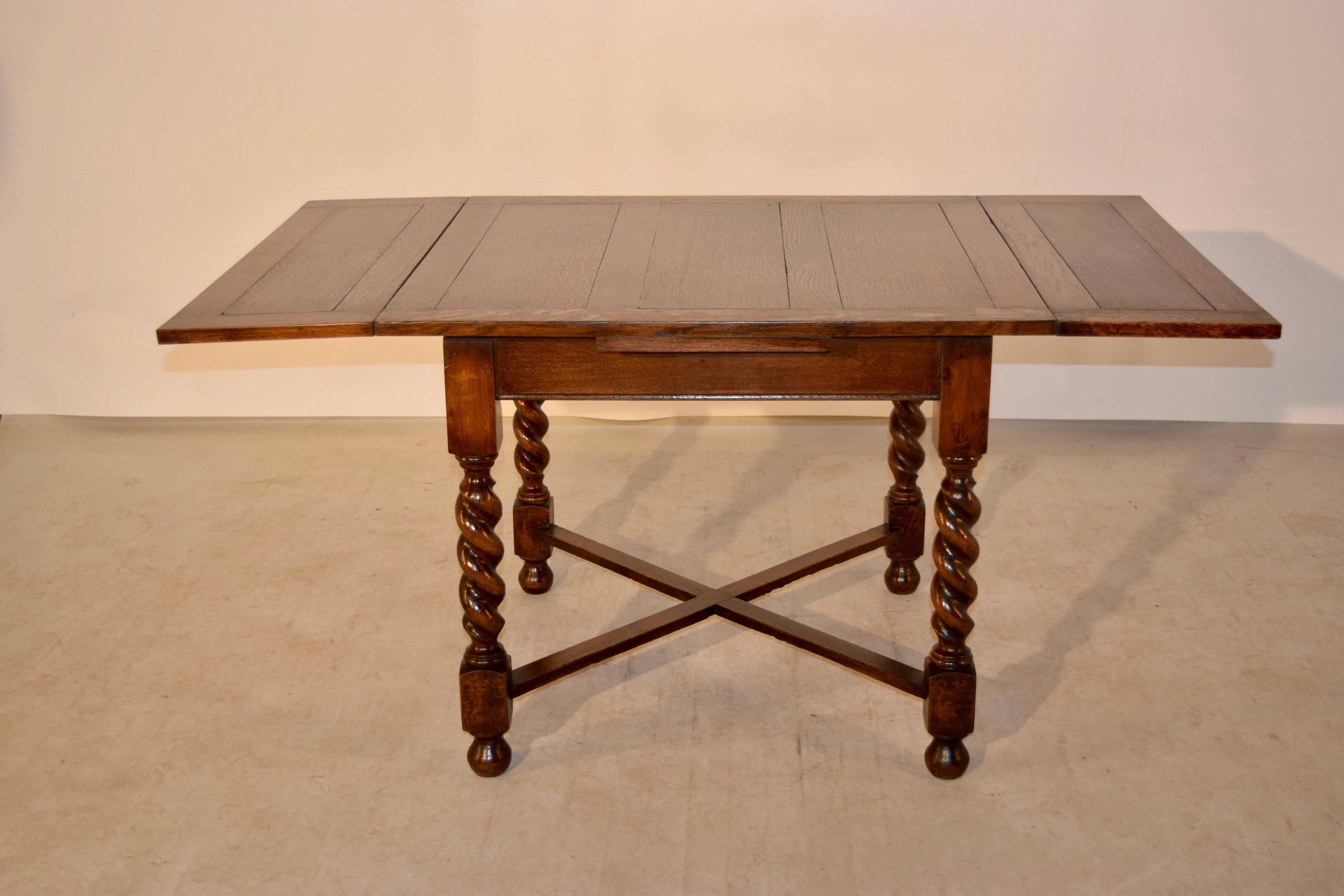 Edwardian English Table with Draw-Leaves, circa 1900