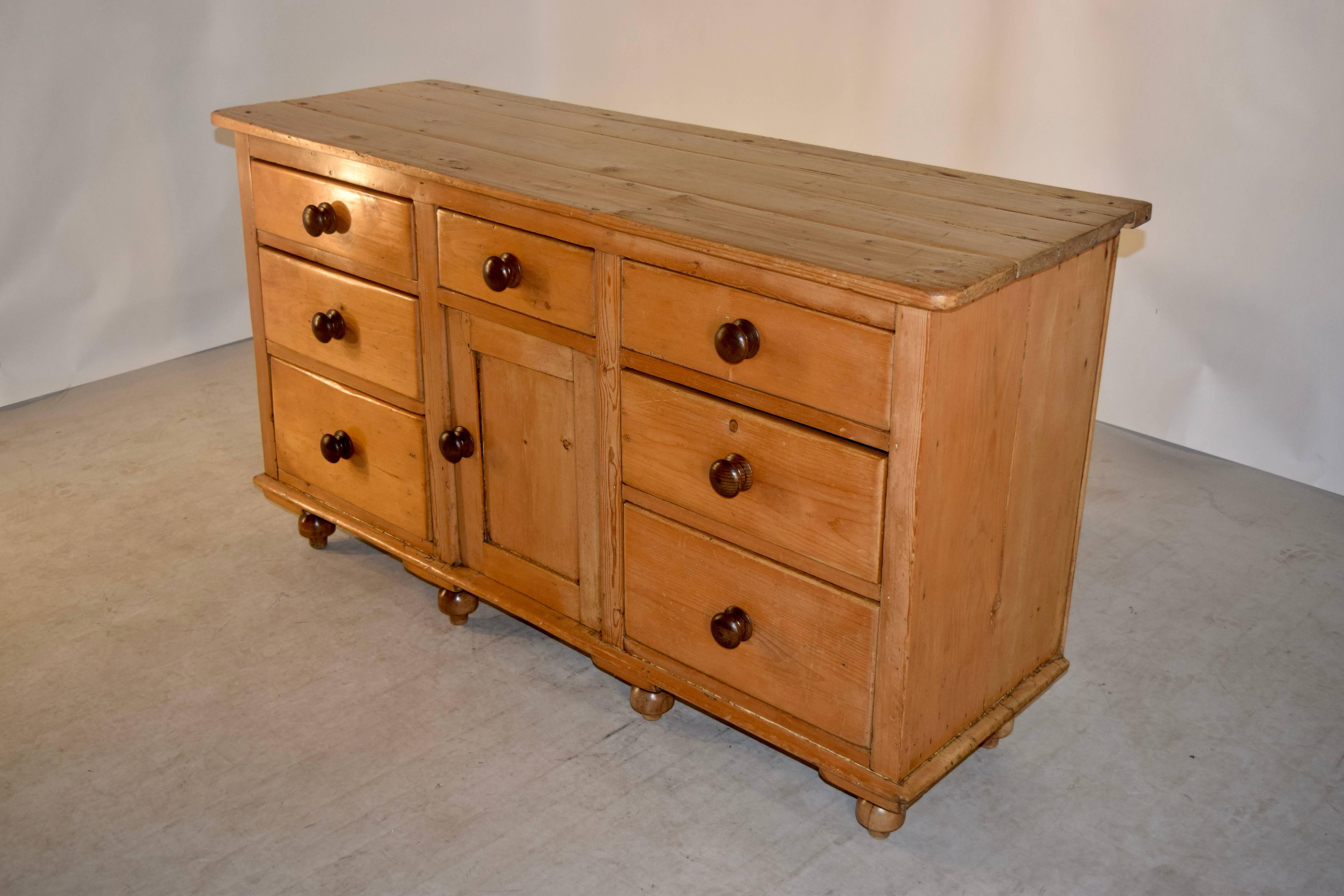 19th Century English Pine Dresser Base In Good Condition In High Point, NC